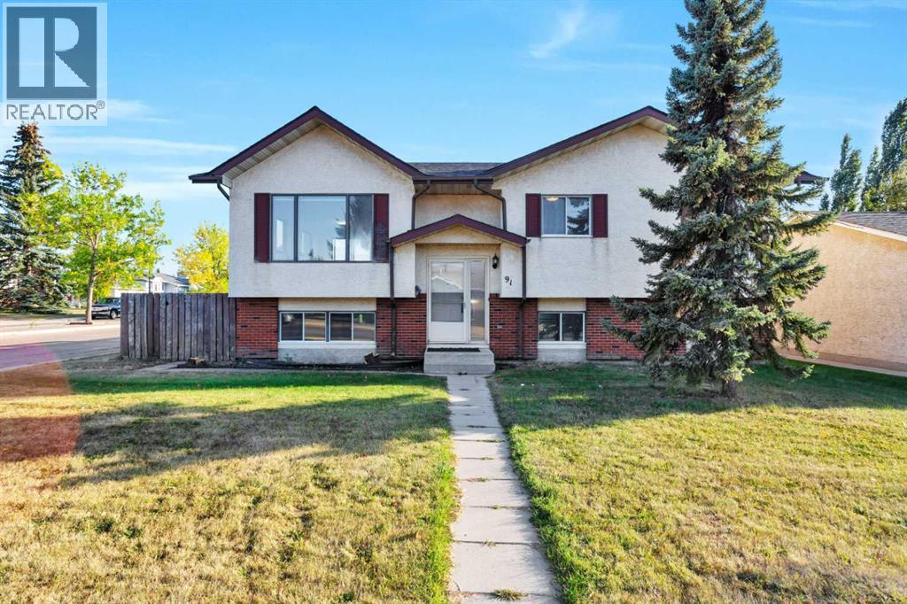 91 Dawson St, Red Deer, AB T4R 1V8