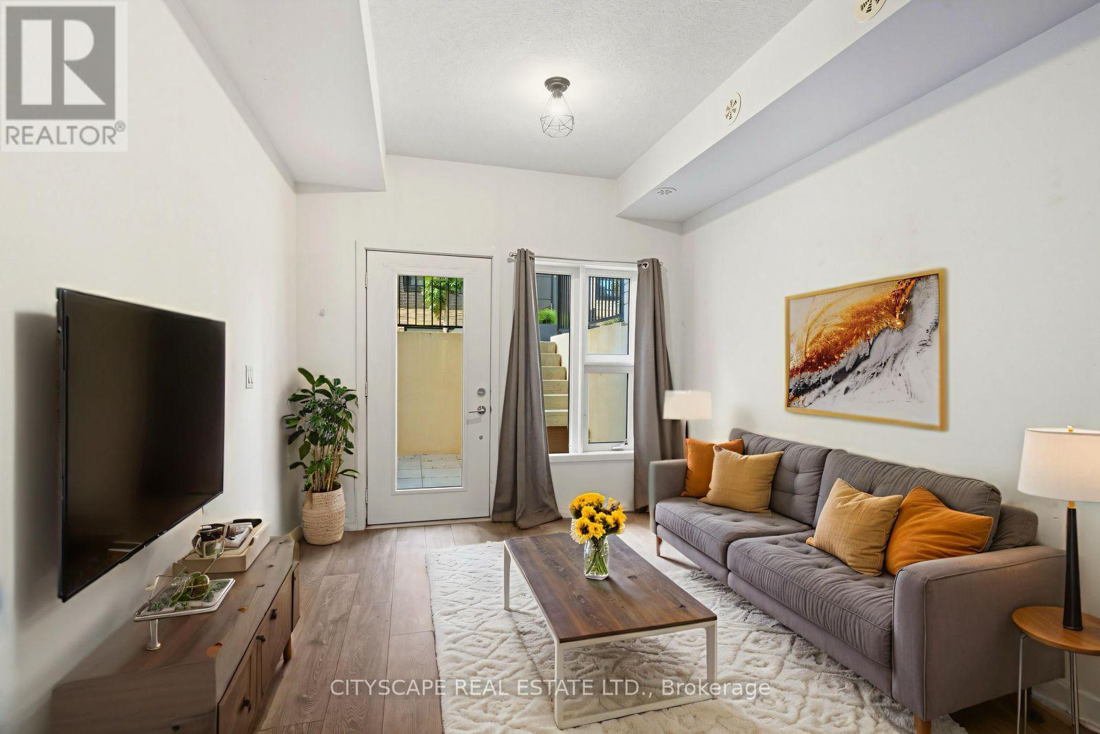 818 1133 Cooke Blvd, Burlington, ON L7T 4A8