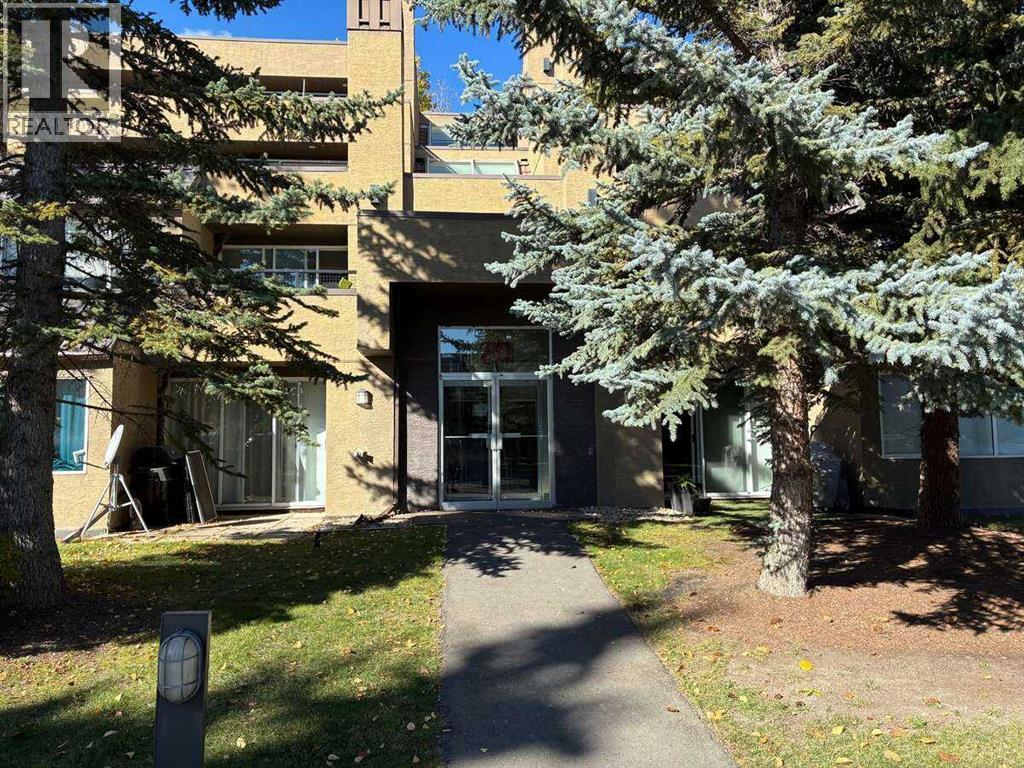 211 Village Terrace Sw Unit 5, Calgary, AB T3H 2L4