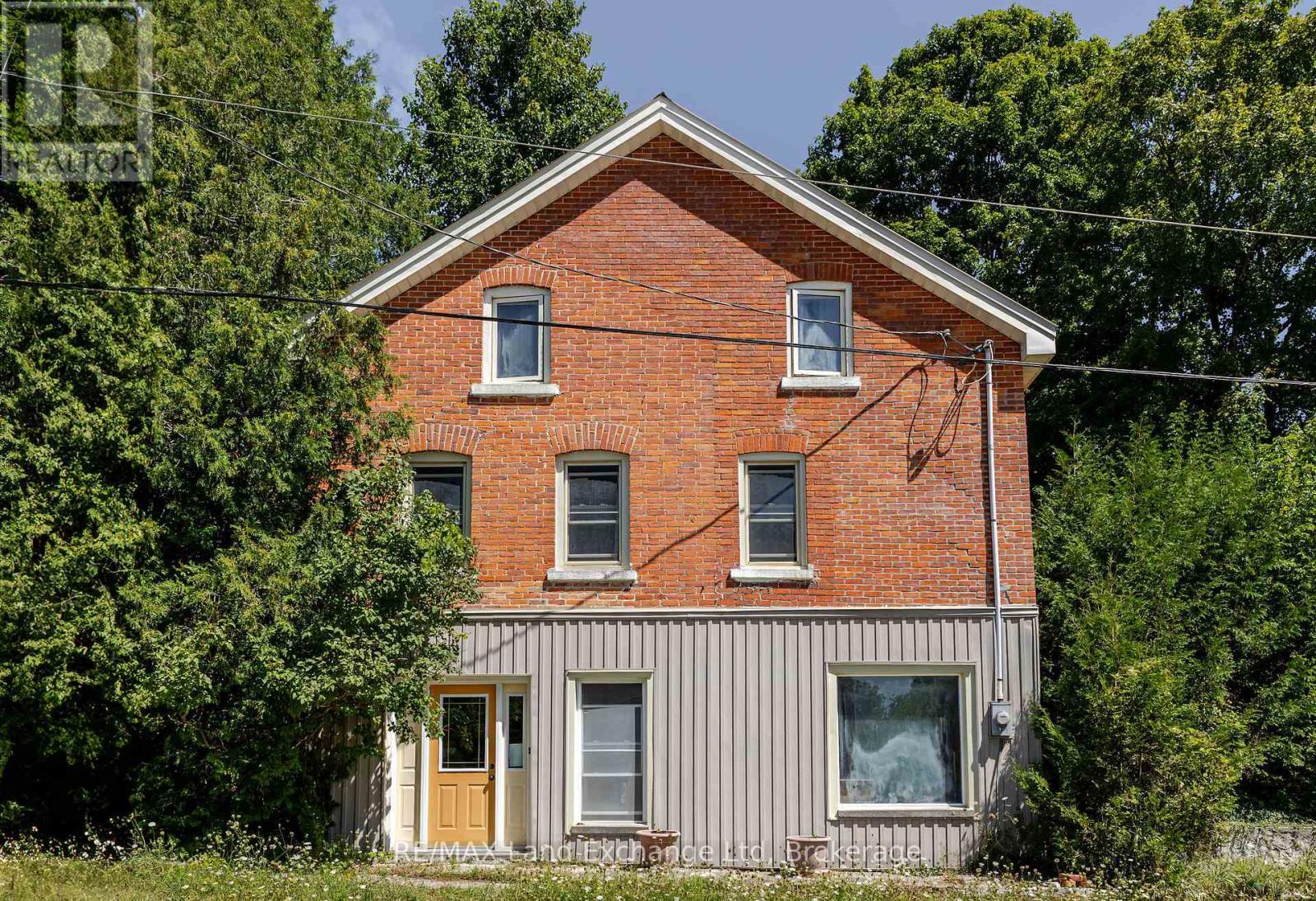 3095 Old Mill St, Howick, ON N0G 1V0