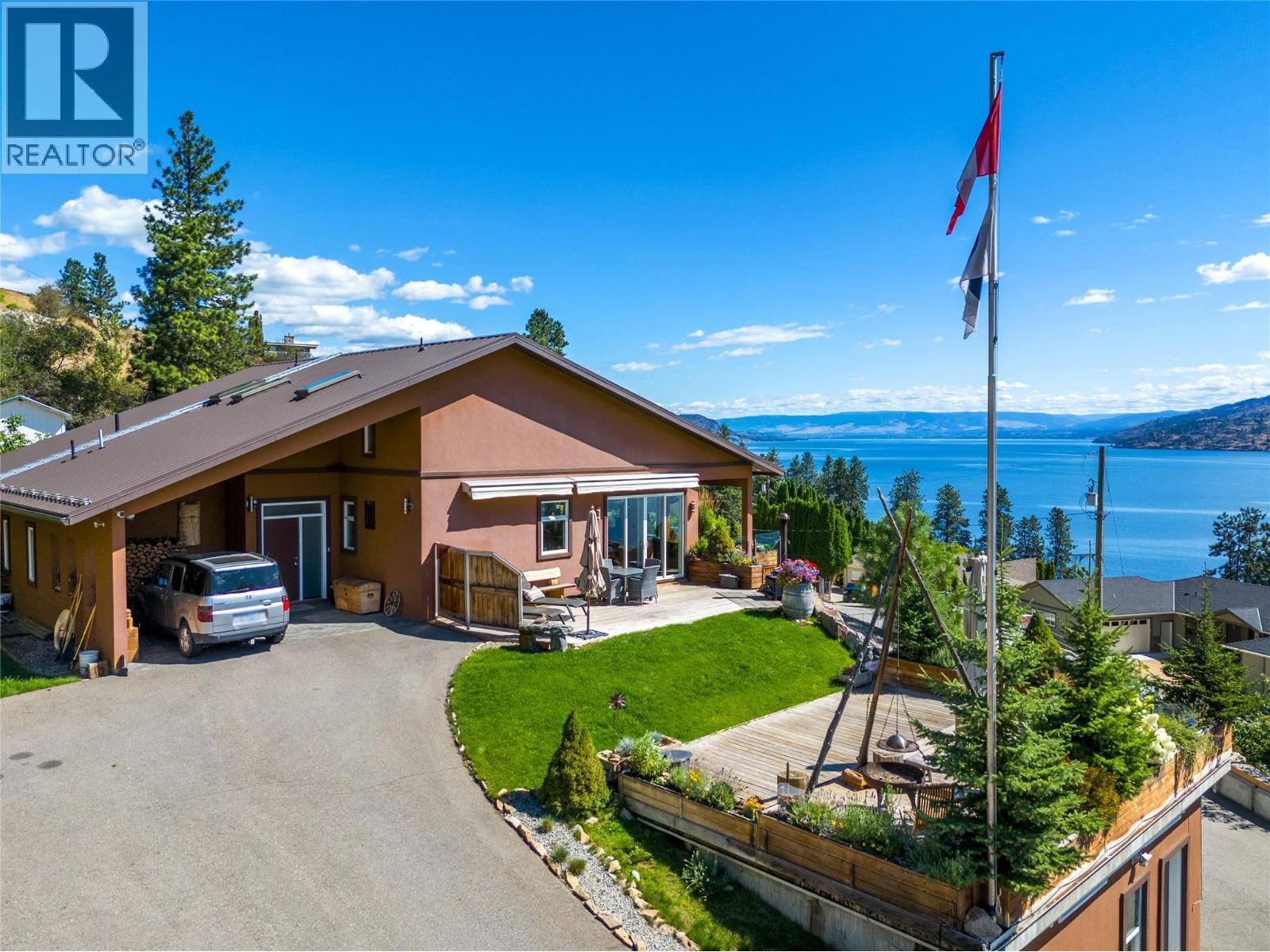 6376 Topham Pl, Peachland, BC V0H 1X7