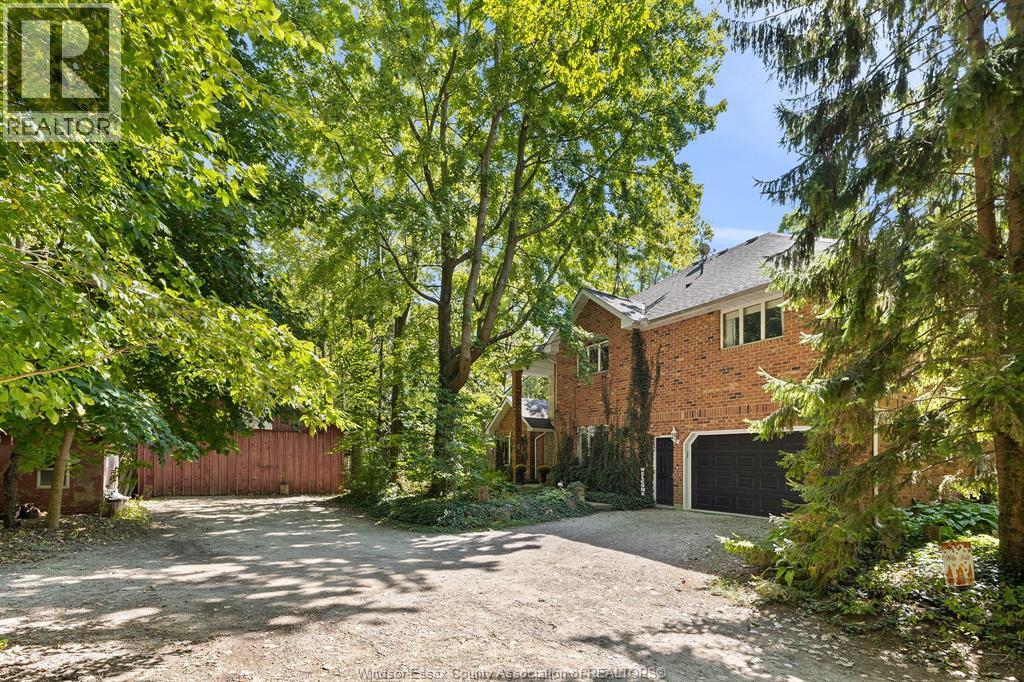 1110 Snake Ln, Harrow, ON N0R 1G0
