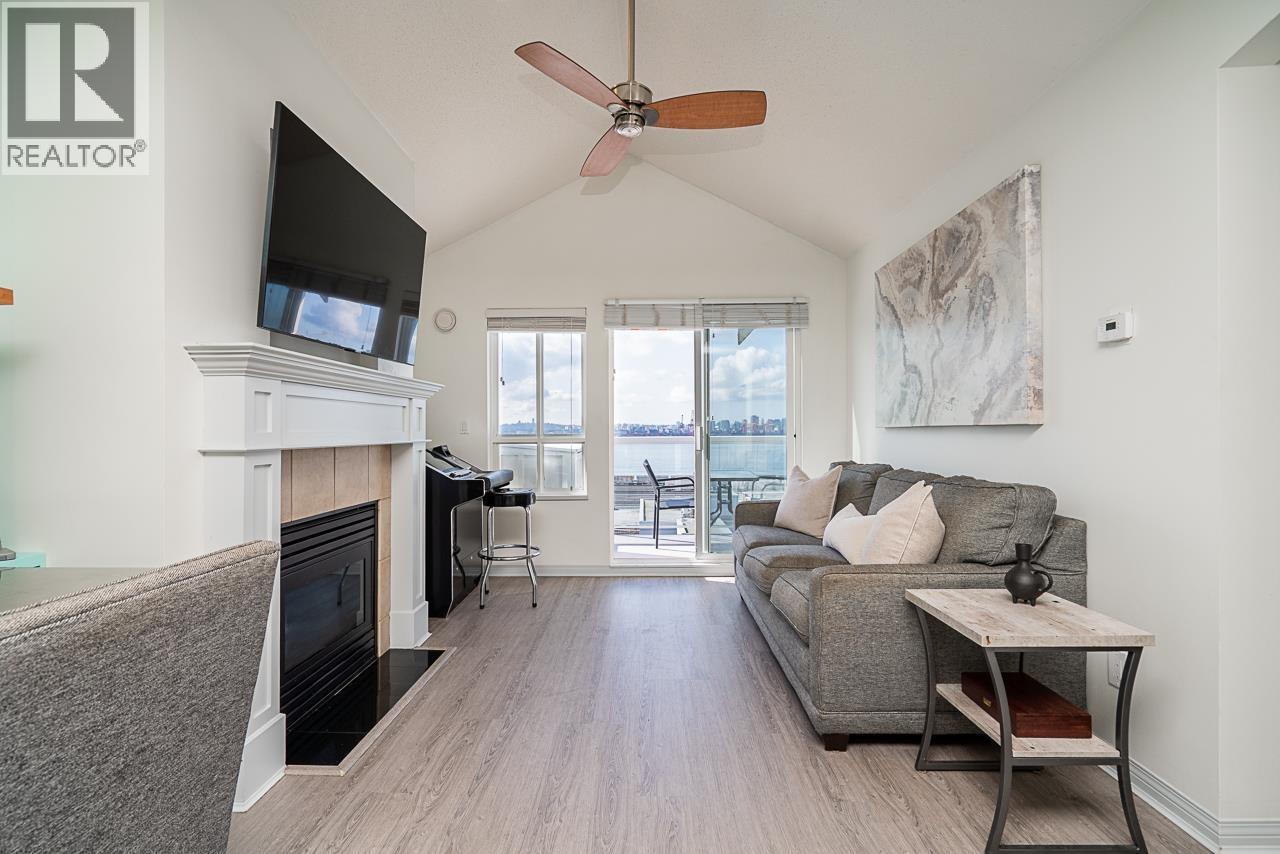 365 E 1st Street Unit 409, North Vancouver, BC V7L 4W5