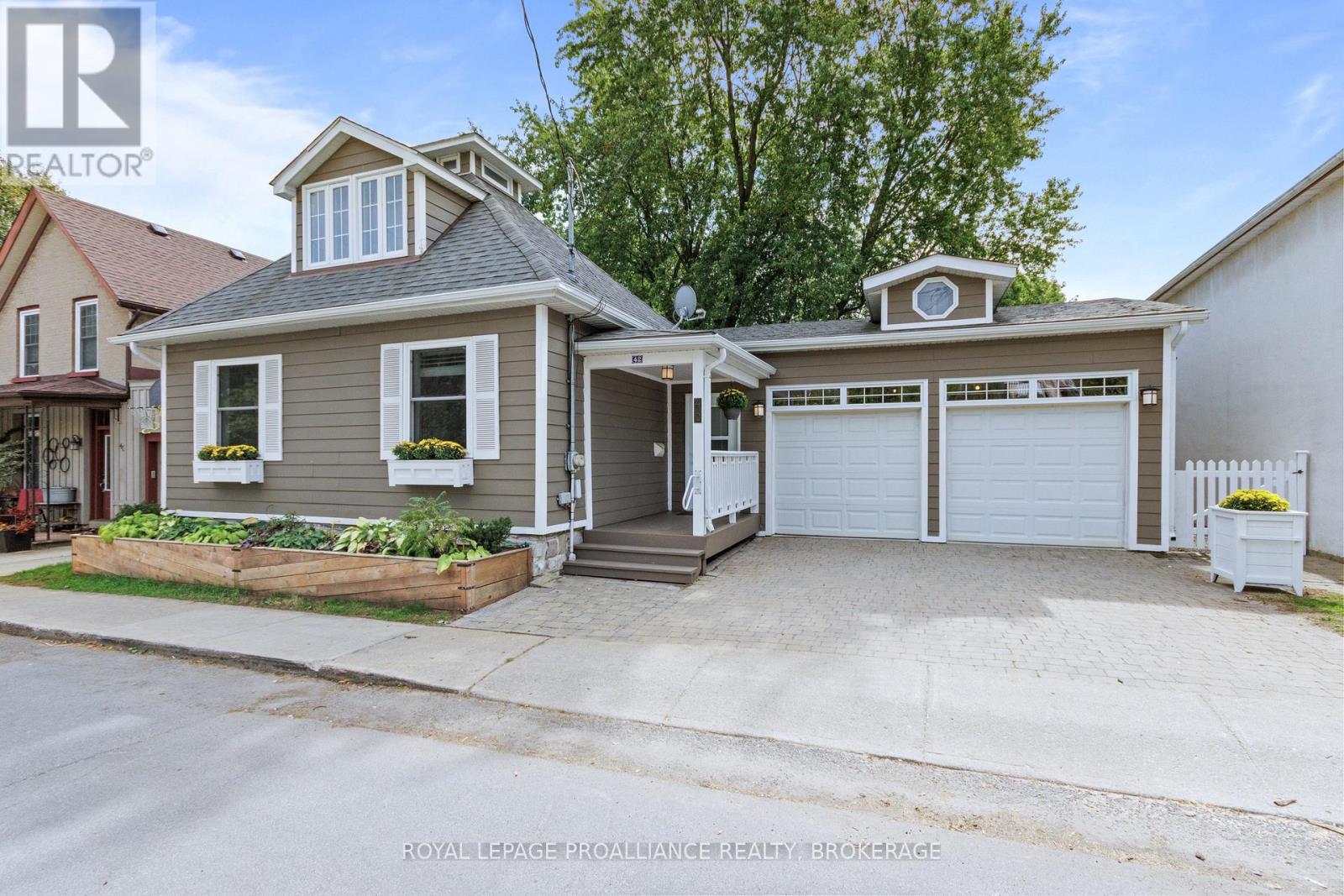 42 Quebec St, Kingston, ON K7K 1T7