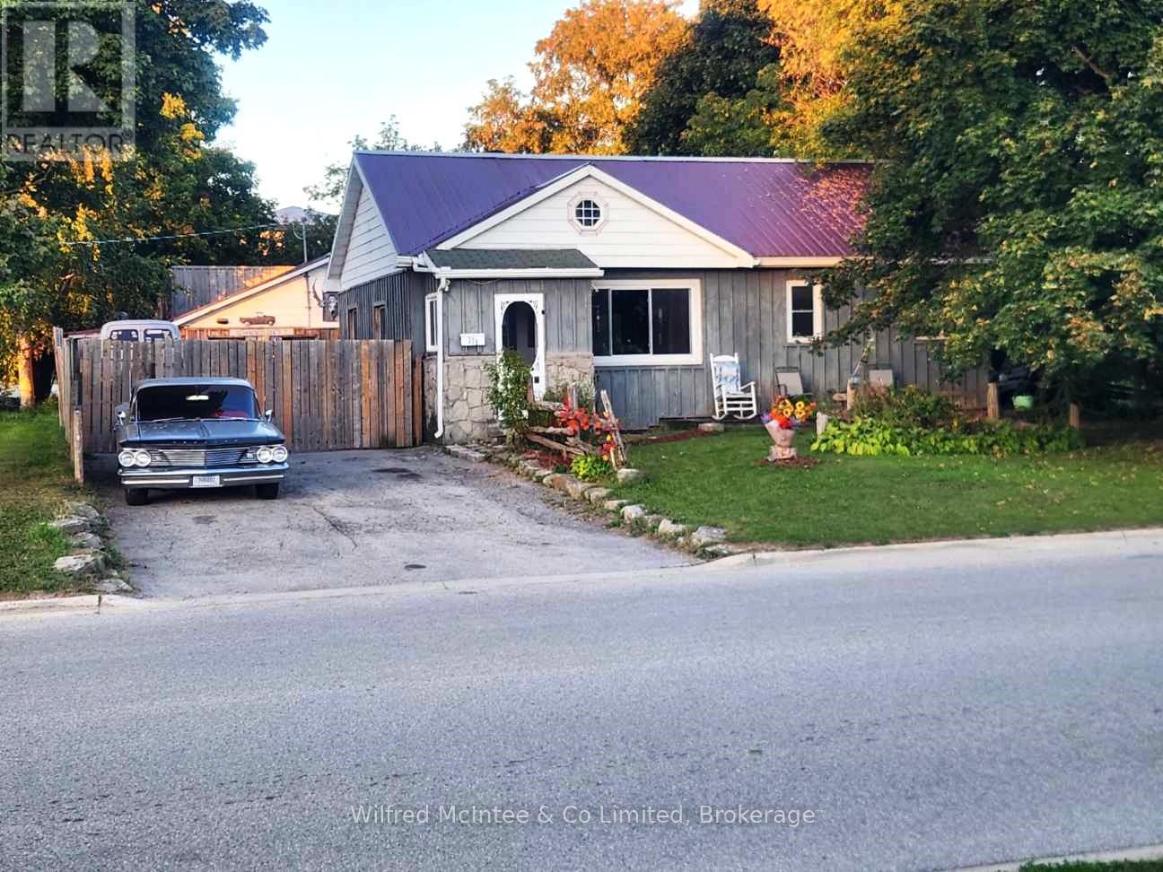 370 Foster St, Wellington North, ON N0G 2L1