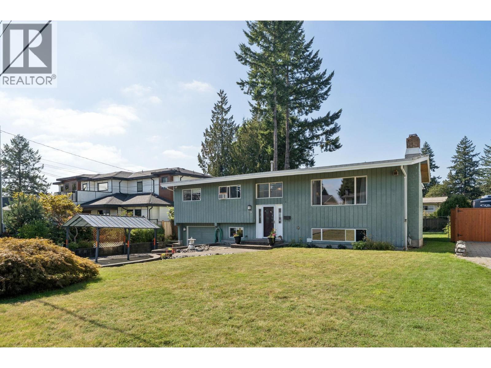 558 Draycott St, Coquitlam, BC V3J 6M6