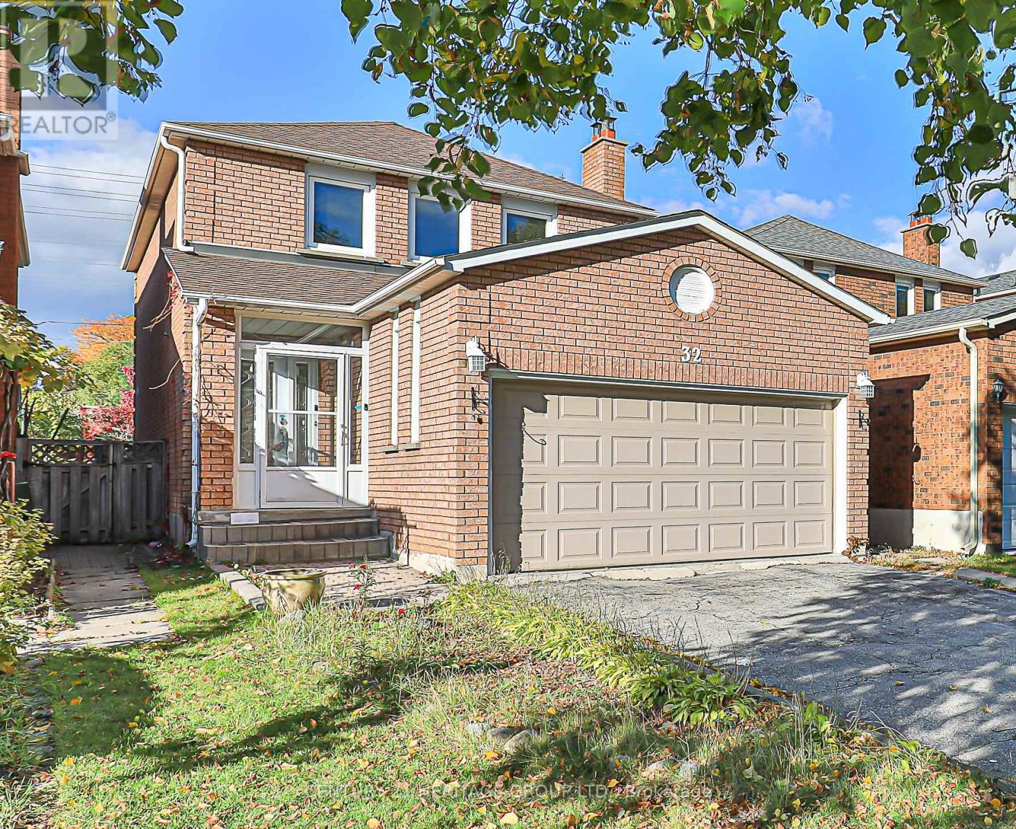 32 Mountfield Cres, Vaughan Brownridge, ON L4J 7E8