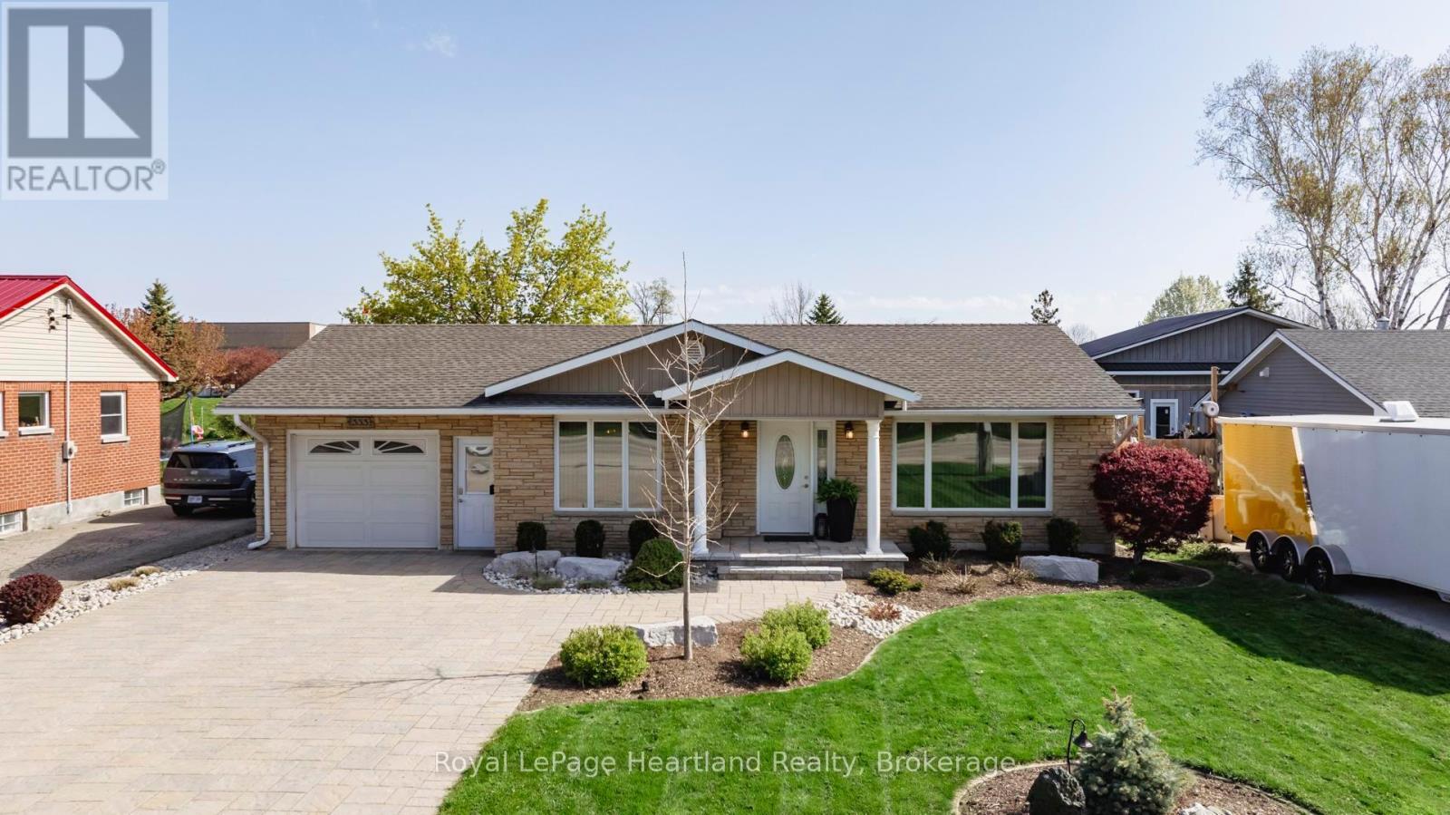 333 Ontario St, Central Huron, ON N0M 1L0