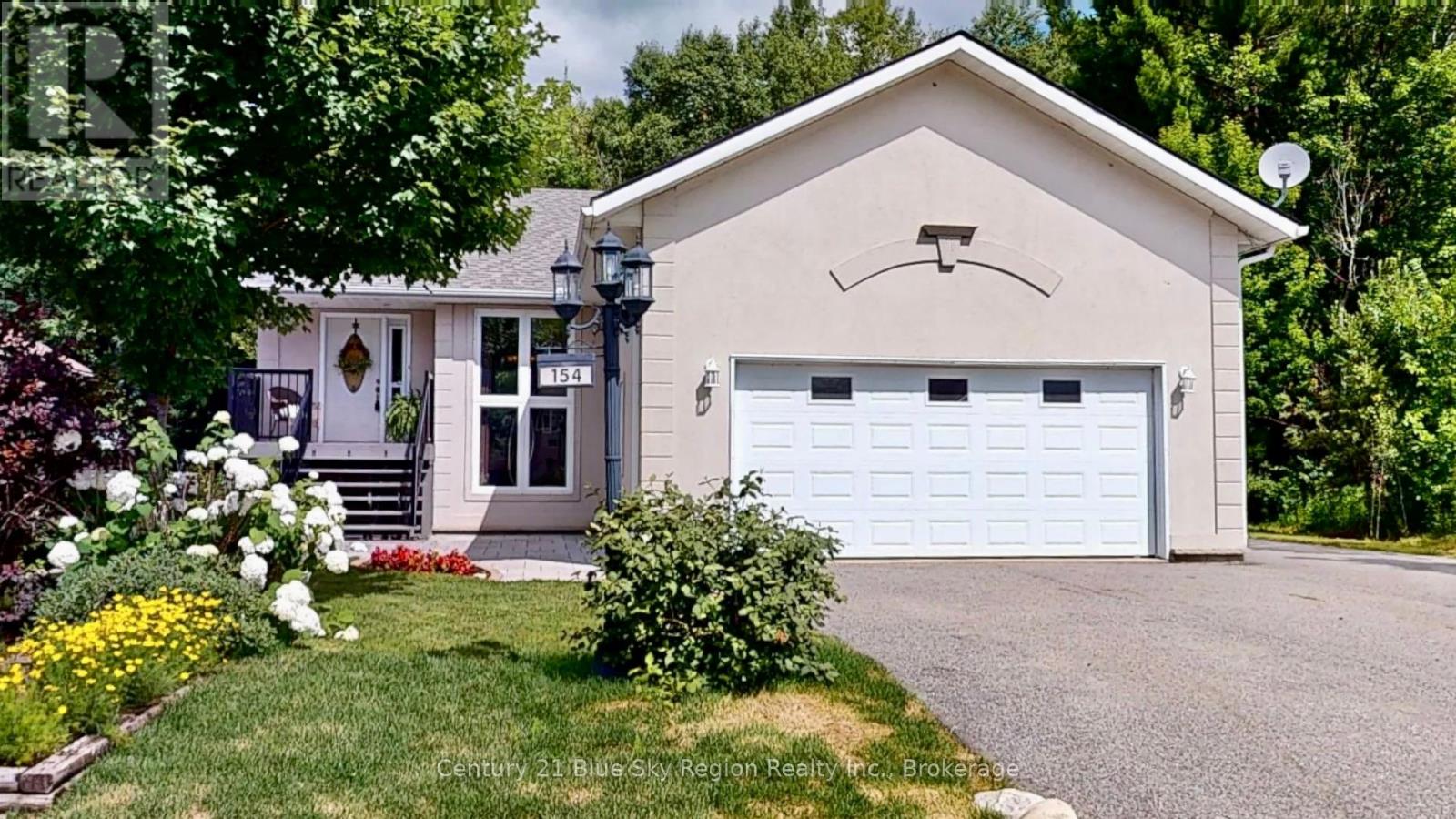 154 Golf Course Rd, Callander, ON P0H 1H0