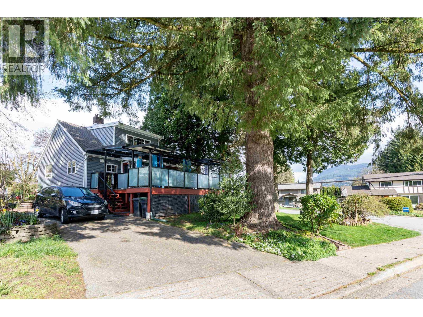 2212 Brookmount Ave, Coquitlam, BC V3J 6V5