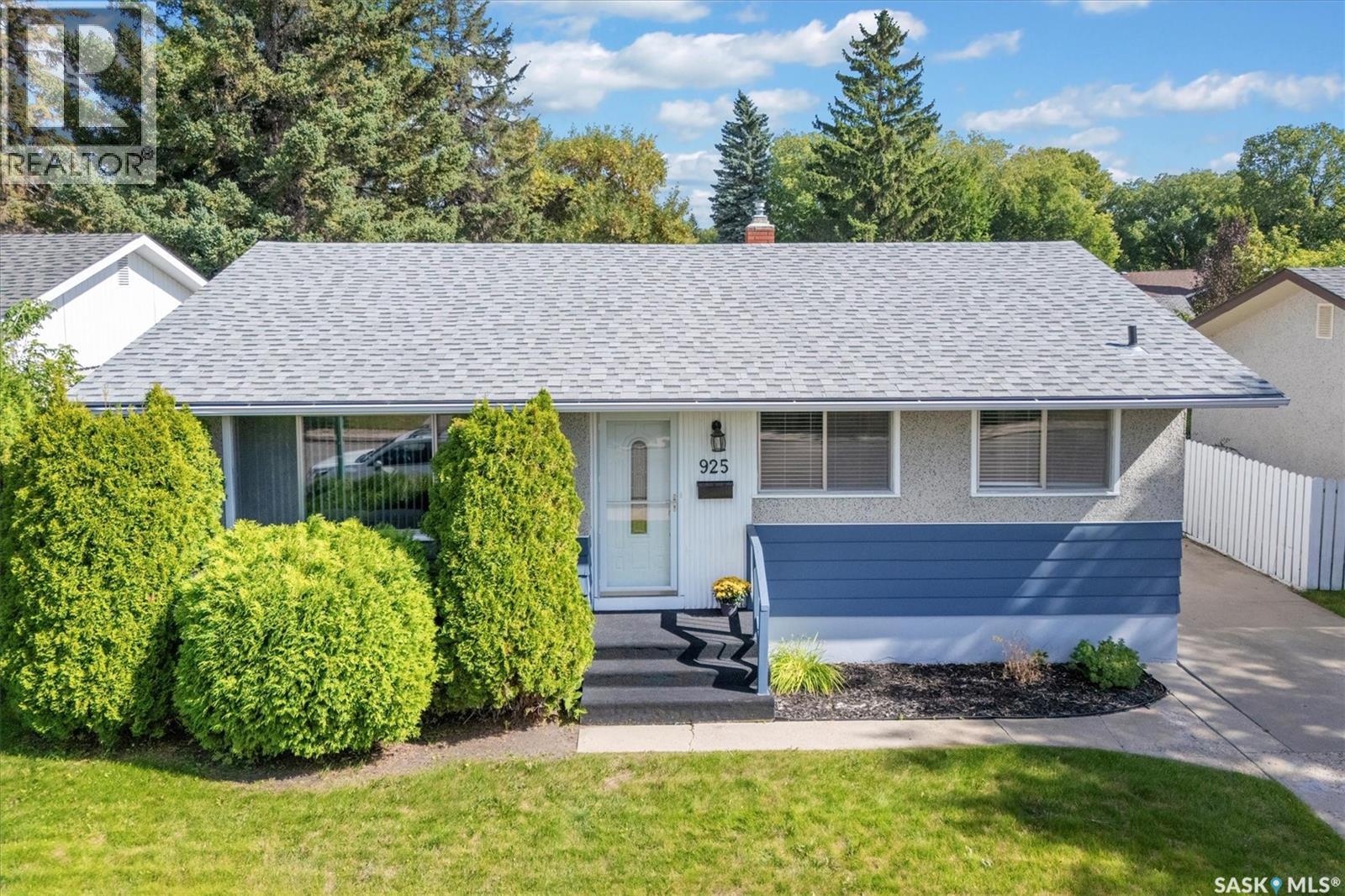 925 East Ctr, Saskatoon, SK S7J 2Z9