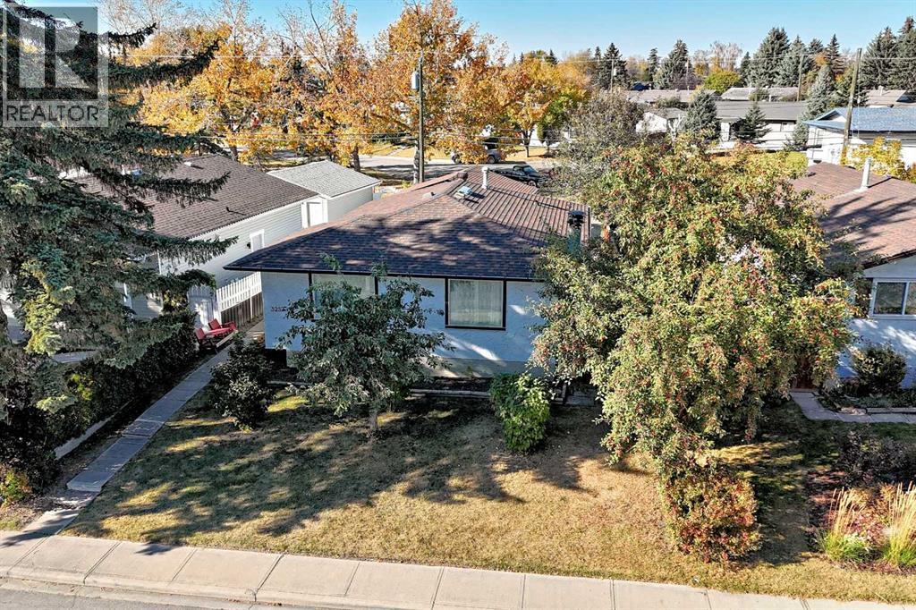 3252 Dover Ridge Dr SE, Calgary, AB T2B 2A7