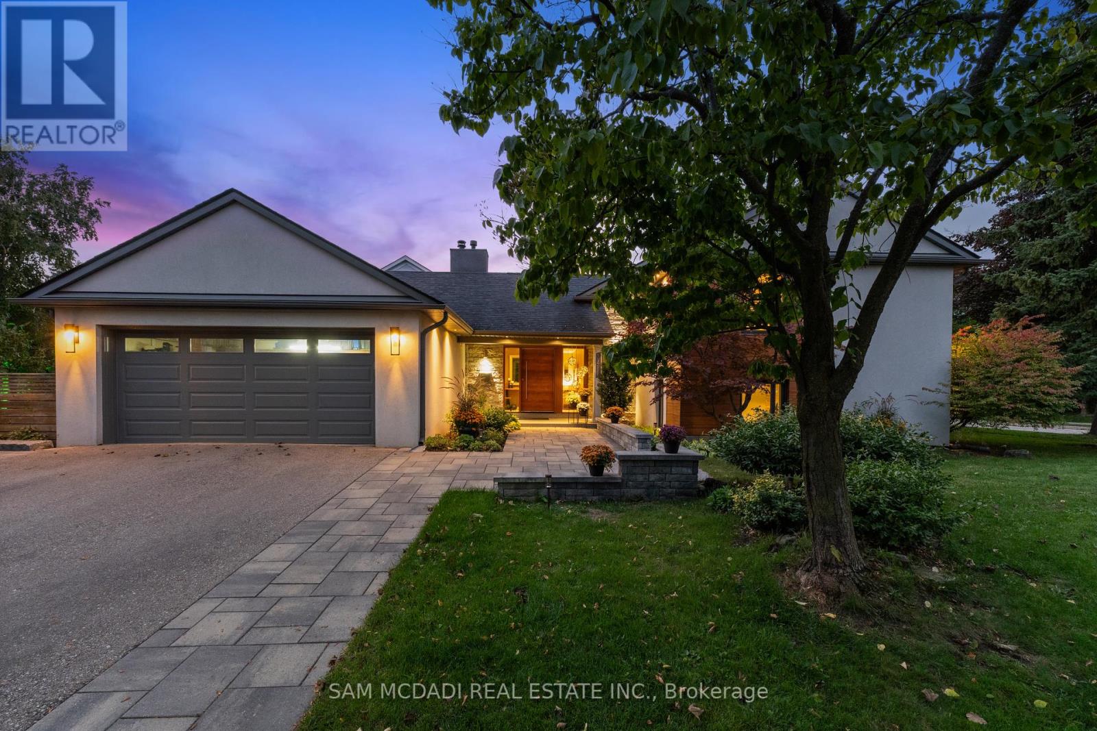 2480 Parmeer Dr, Mississauga, ON L5C 2Y2