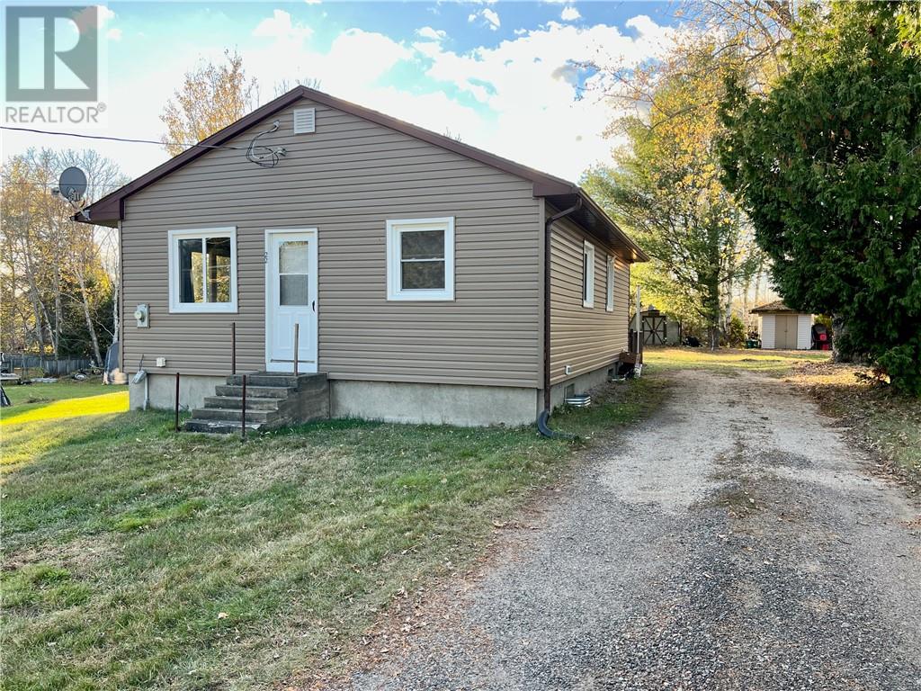22 Kathleen St, Naughton, ON P0M 2M0