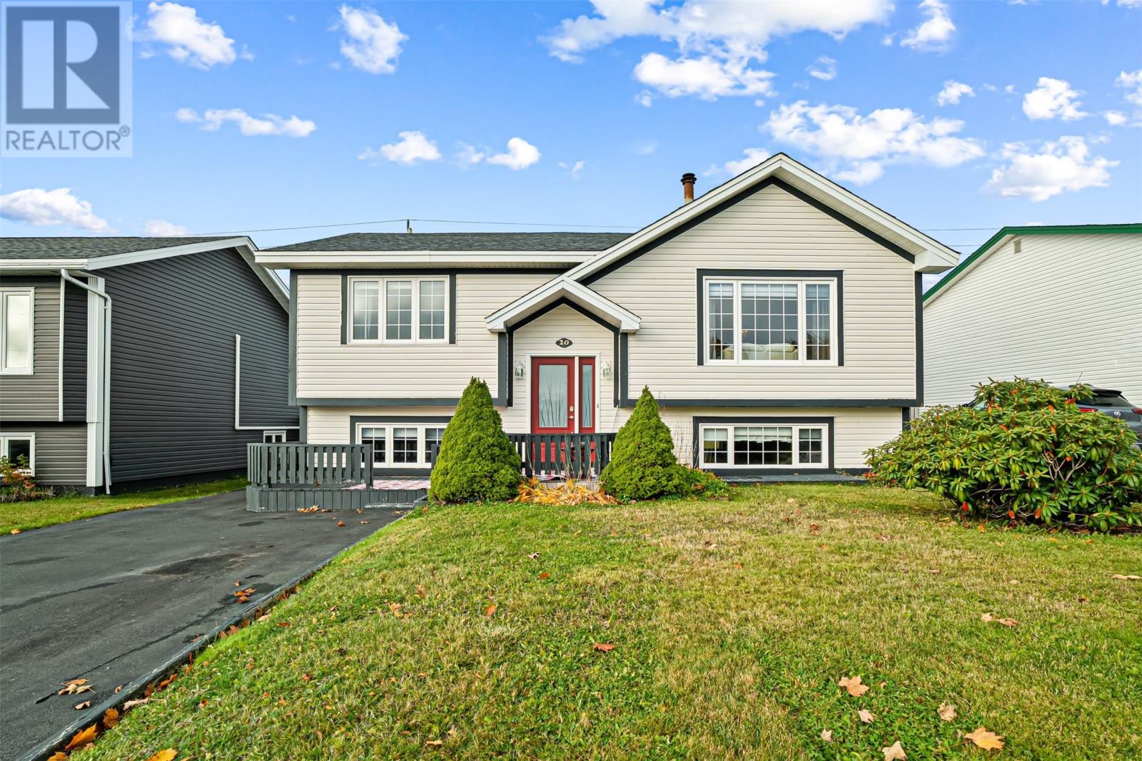 20 Elizabeth Dr, Paradise, NL A1L 1E5