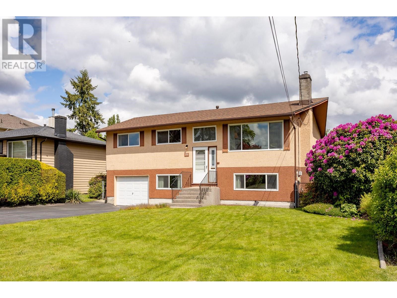1741 Langan Ave, Port Coquitlam, BC V3C 1K8