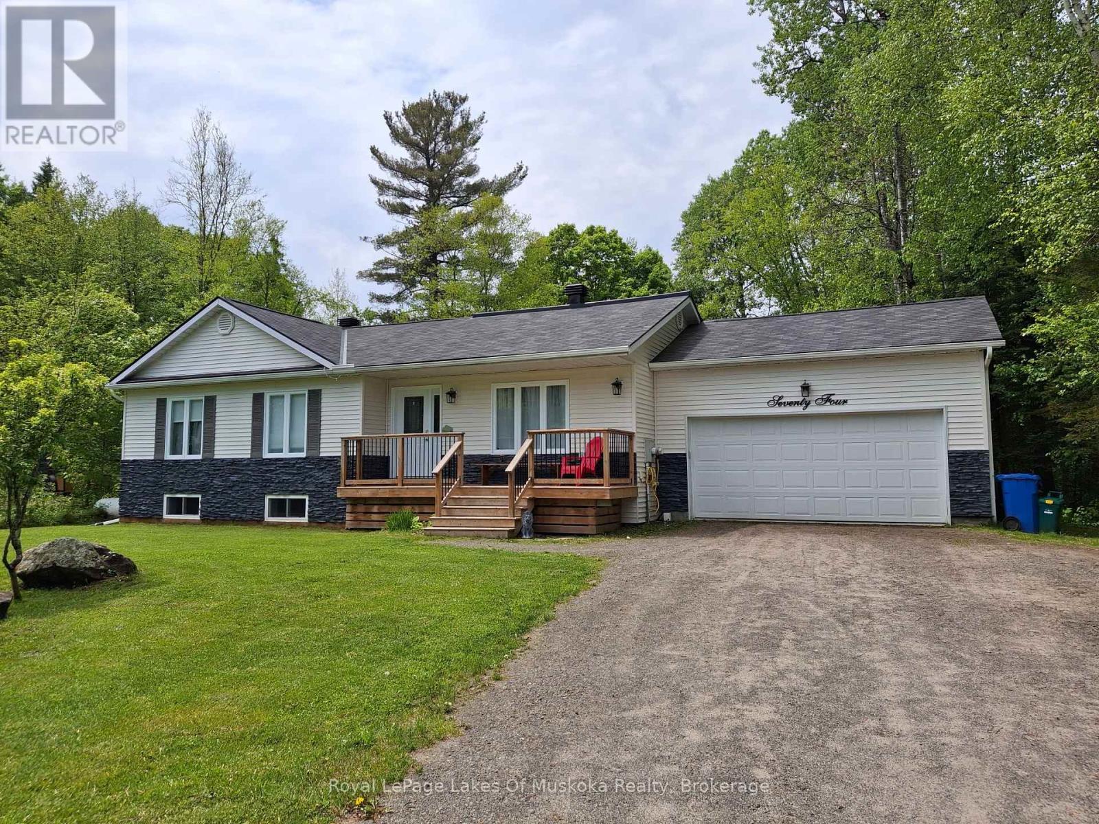 74 Glencairn Cres, Huntsville, ON P1H 2J4