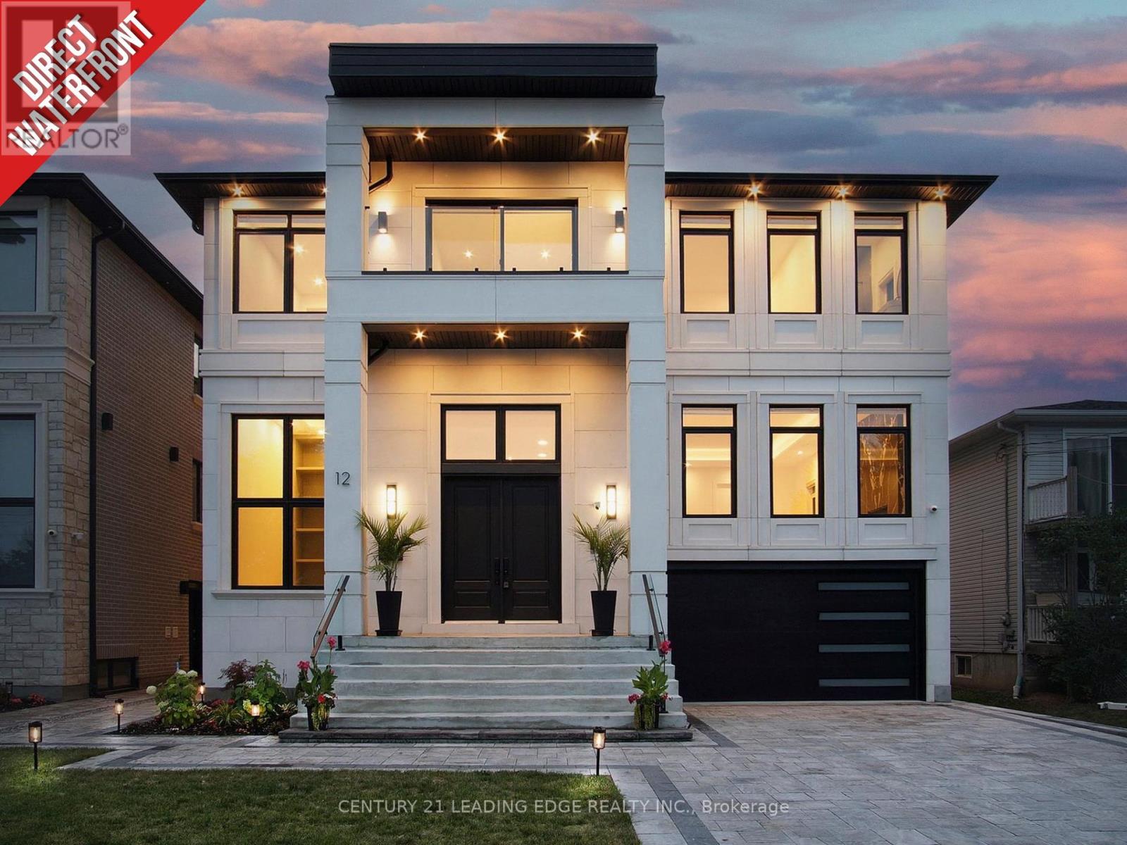 12 Canal St, Georgina, ON L4P 1K5