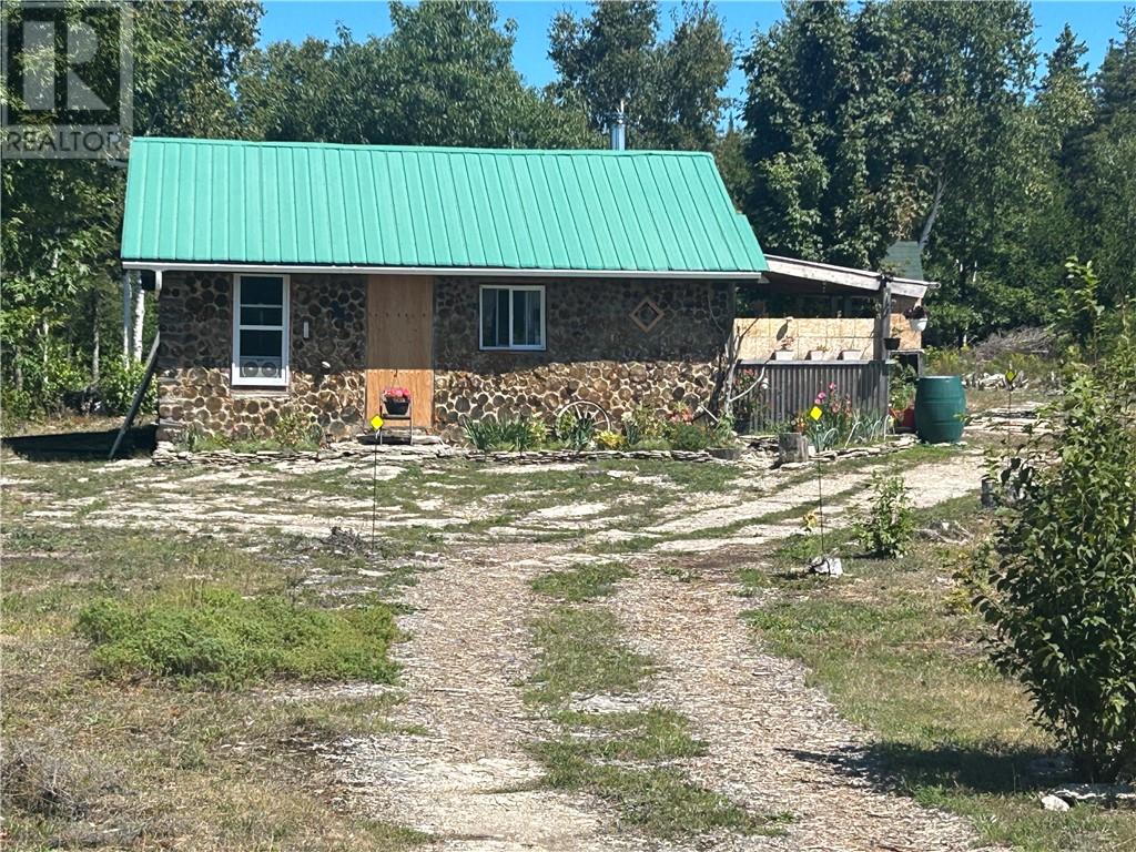 39 Townline Rd, Tehkummah, ON P0P 2C0
