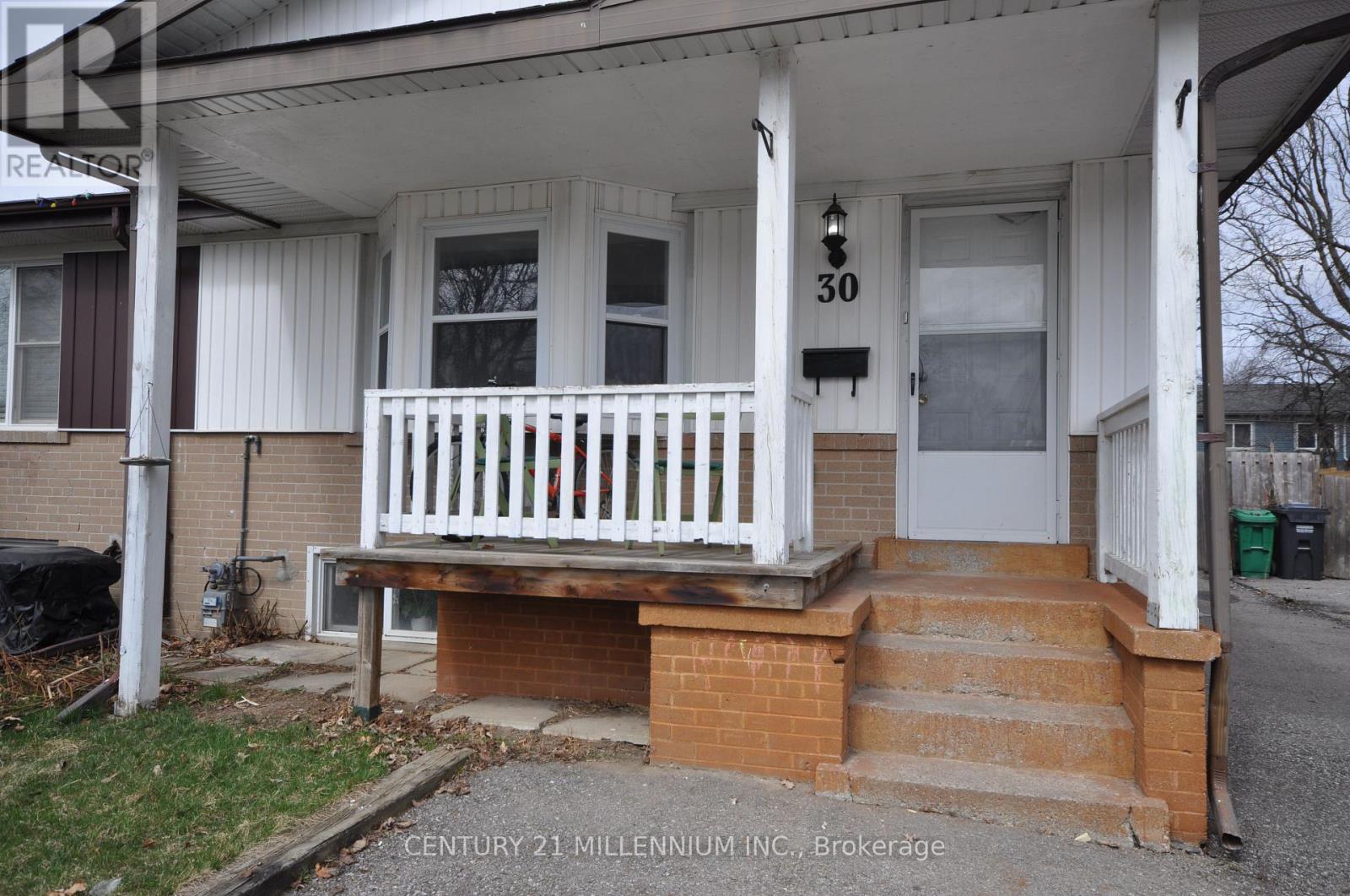 30 Corby Cres, Brampton, ON L6Y 1H1