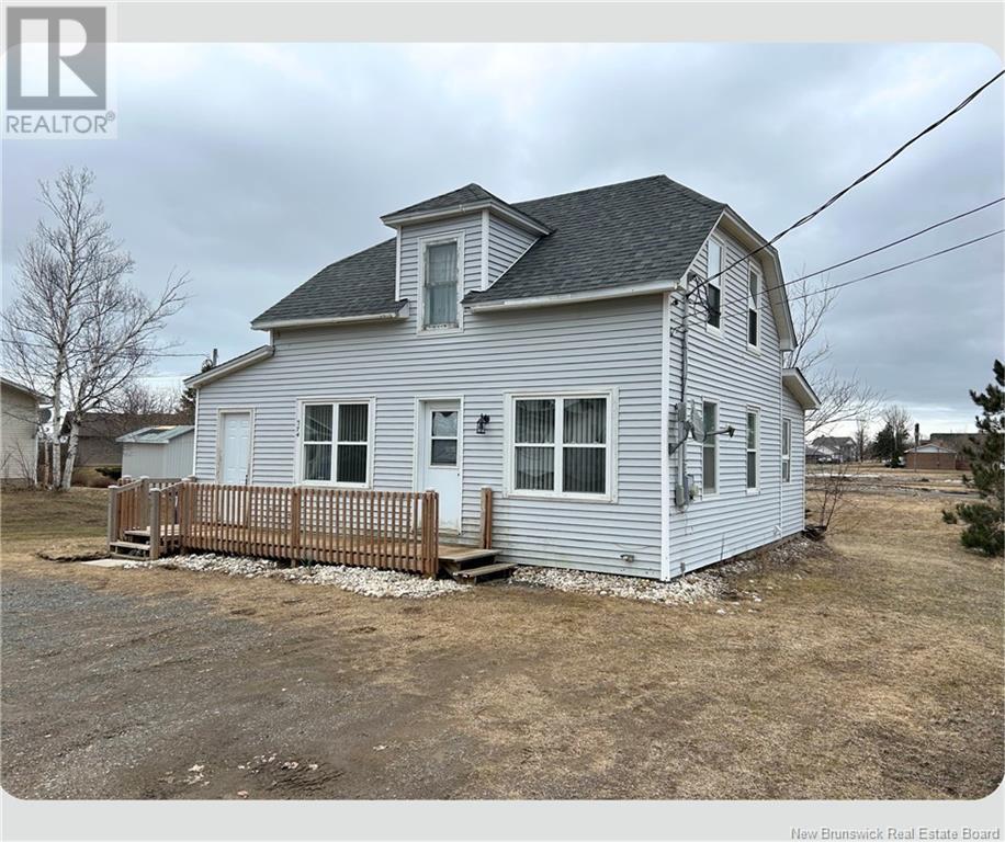 374 Georges Est, Tracadie-Sheila, NB E1X 1B3