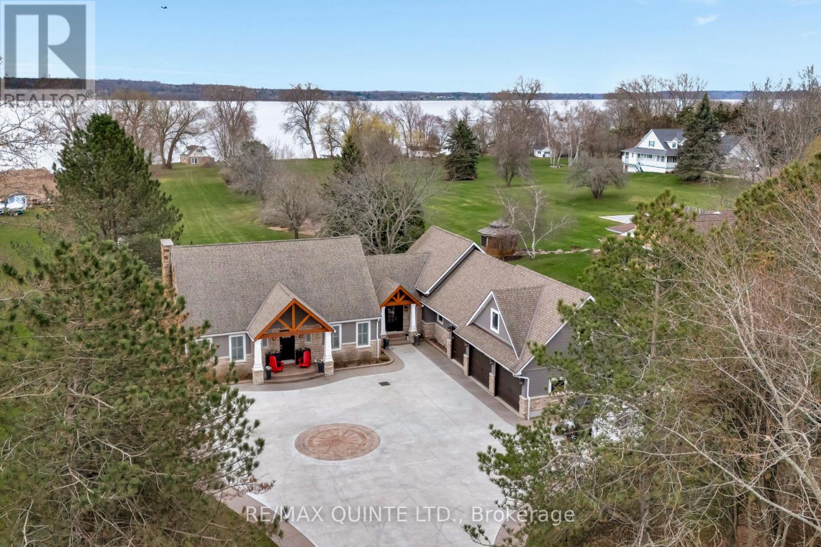 658 Old Highway 2, Quinte West, ON K8V 5P5