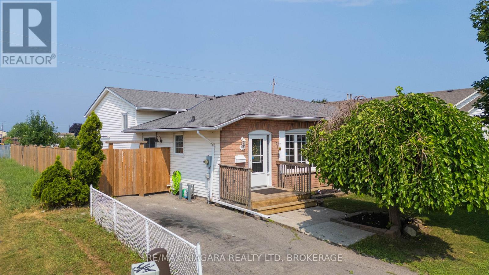 49 Autumn Pl, St. Catharines, ON L2P 3W6
