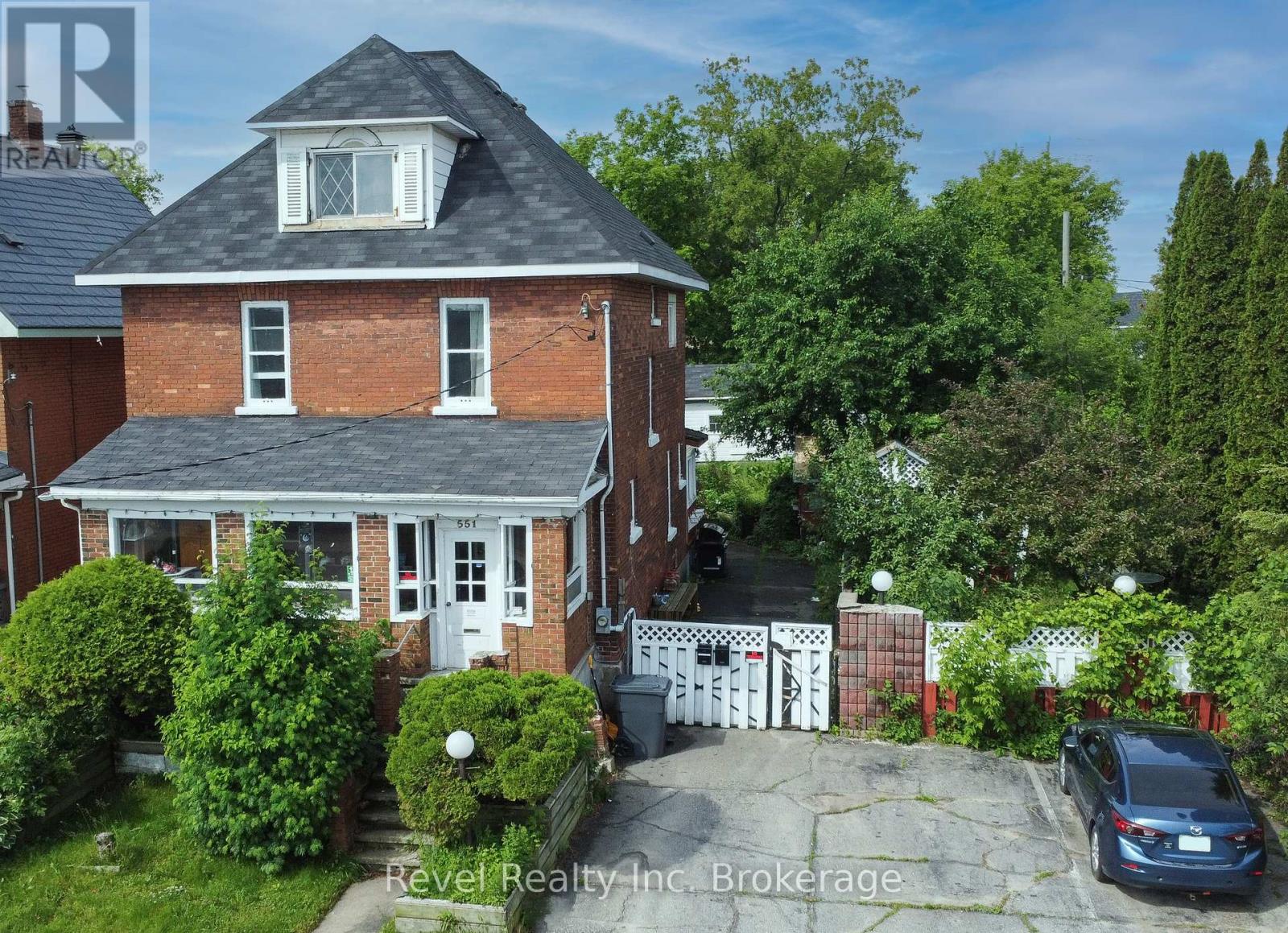 551 First Ave E, North Bay, ON P1B 1K5