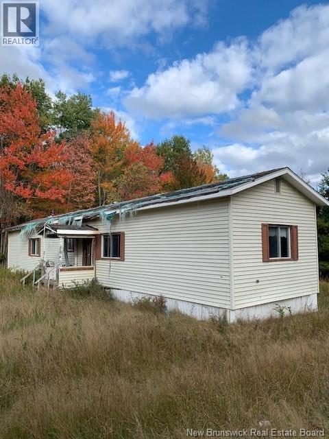 67 Hill St, Minto, NB E4B 3N3