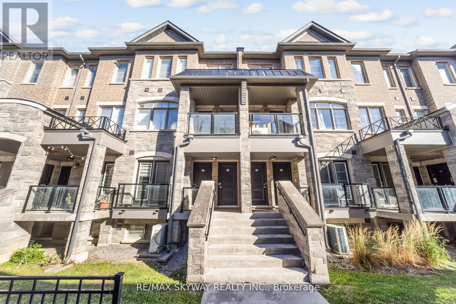 22 200 Veterans Dr, Brampton Northwest Brampton, ON L7A 4S6