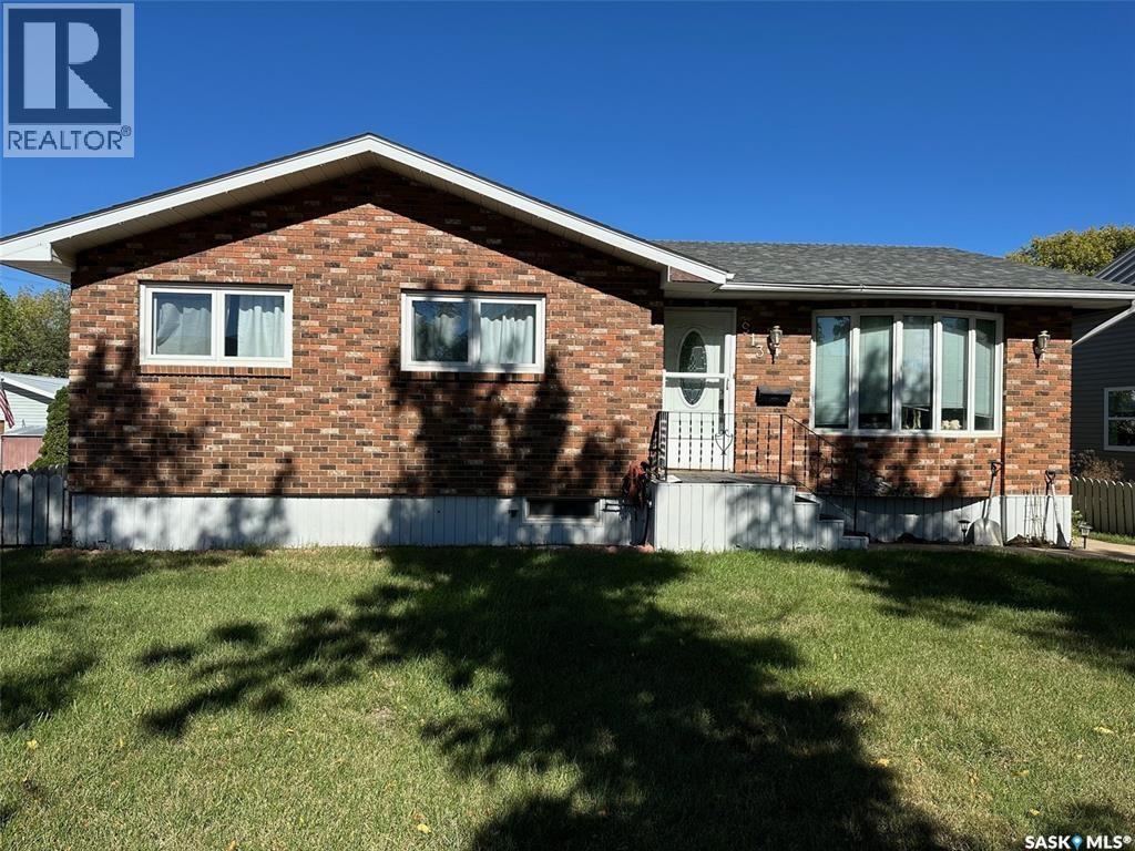 913 Third St, Estevan, SK S4A 0R2