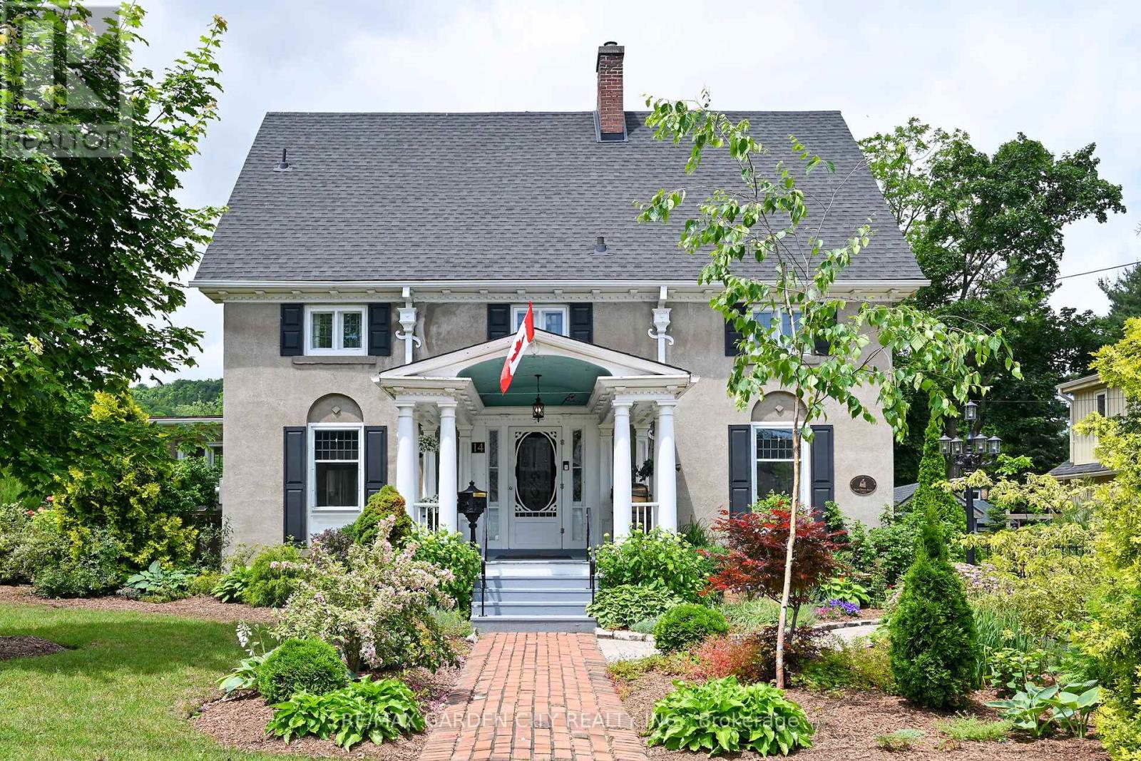14 Robinson St S, Grimsby, ON L3M 3C4