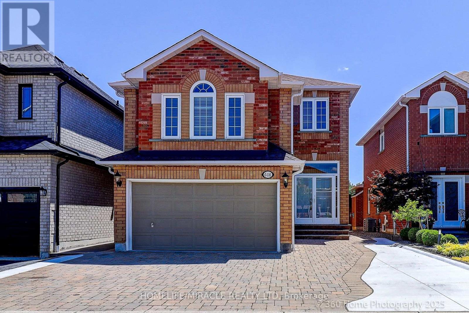 608 Driftcurrent Dr, Mississauga Hurontario, ON L4Z 4A4