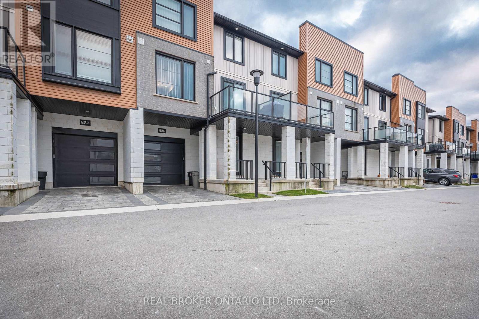 885 Sarnia Rd, London, ON N6H 0J7