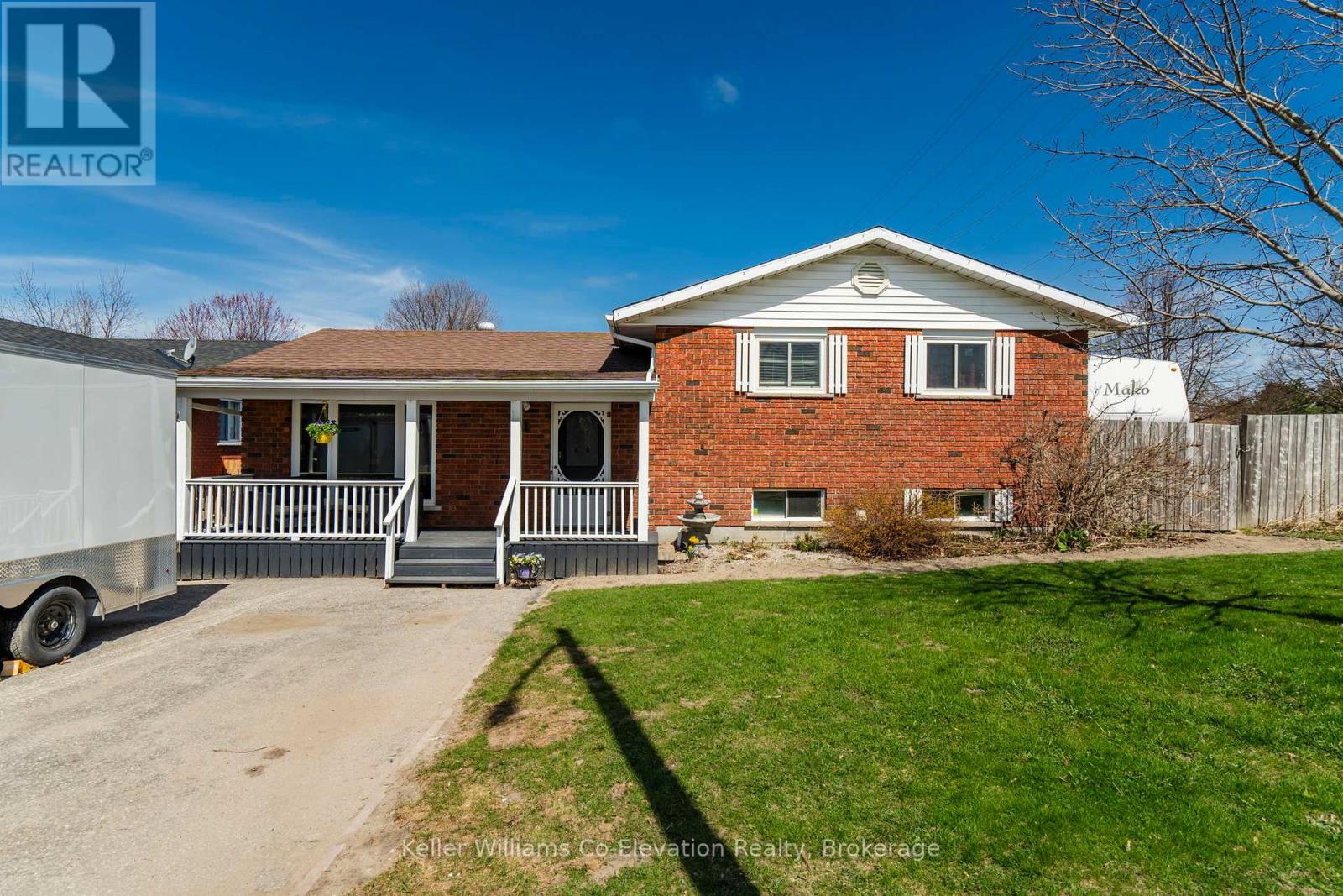 1 Bonaventure Pl, Penetanguishene, ON L9M 1J3