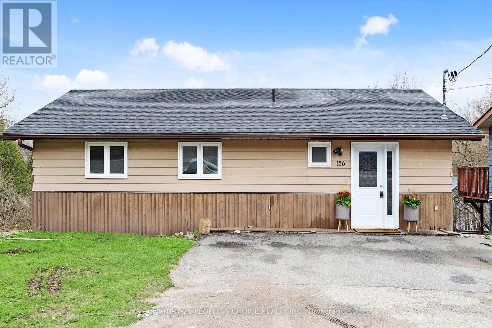 156 Main St W, Huntsville, ON P1H 1X8