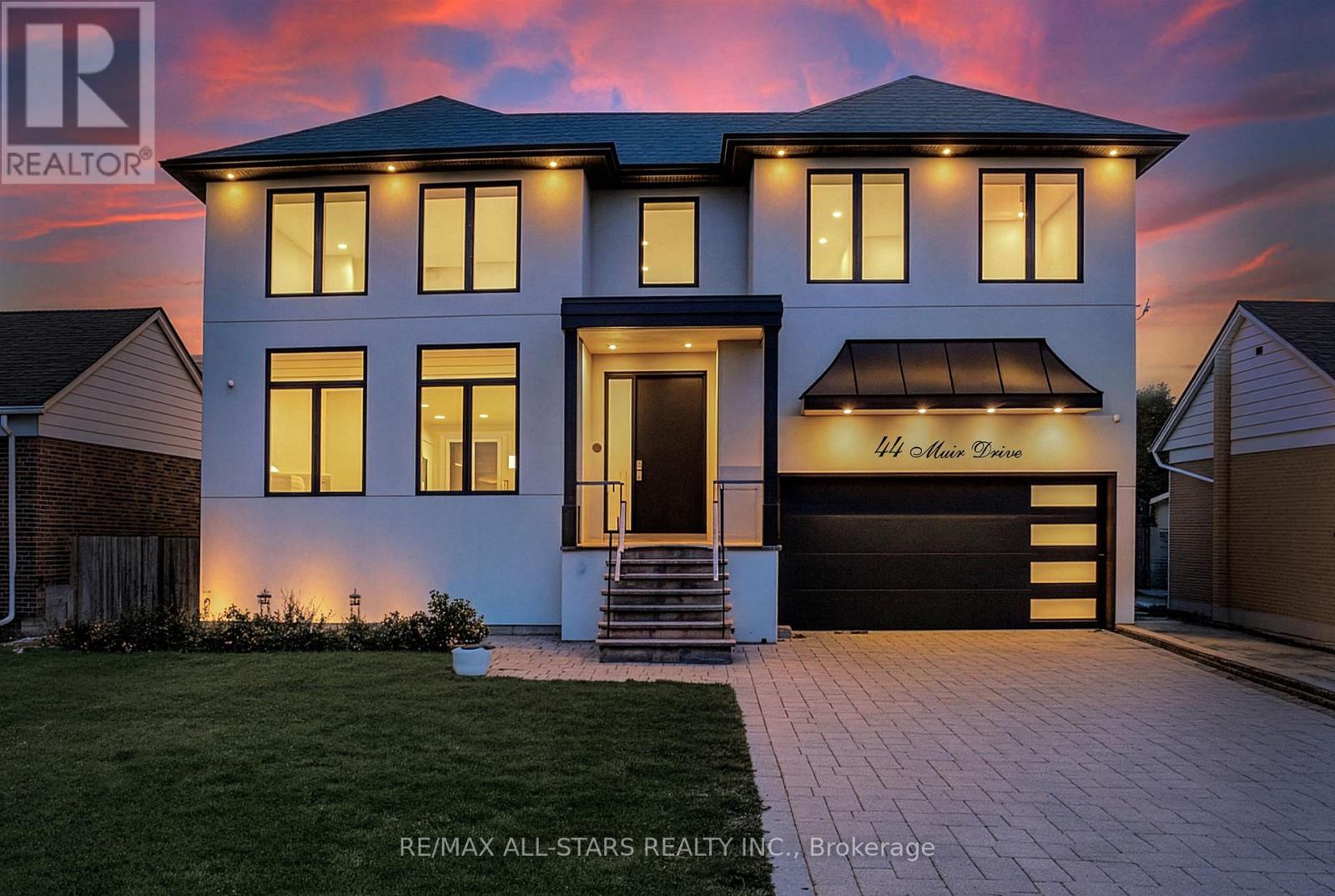 44 Muir Dr, Toronto, ON M1M 3B4