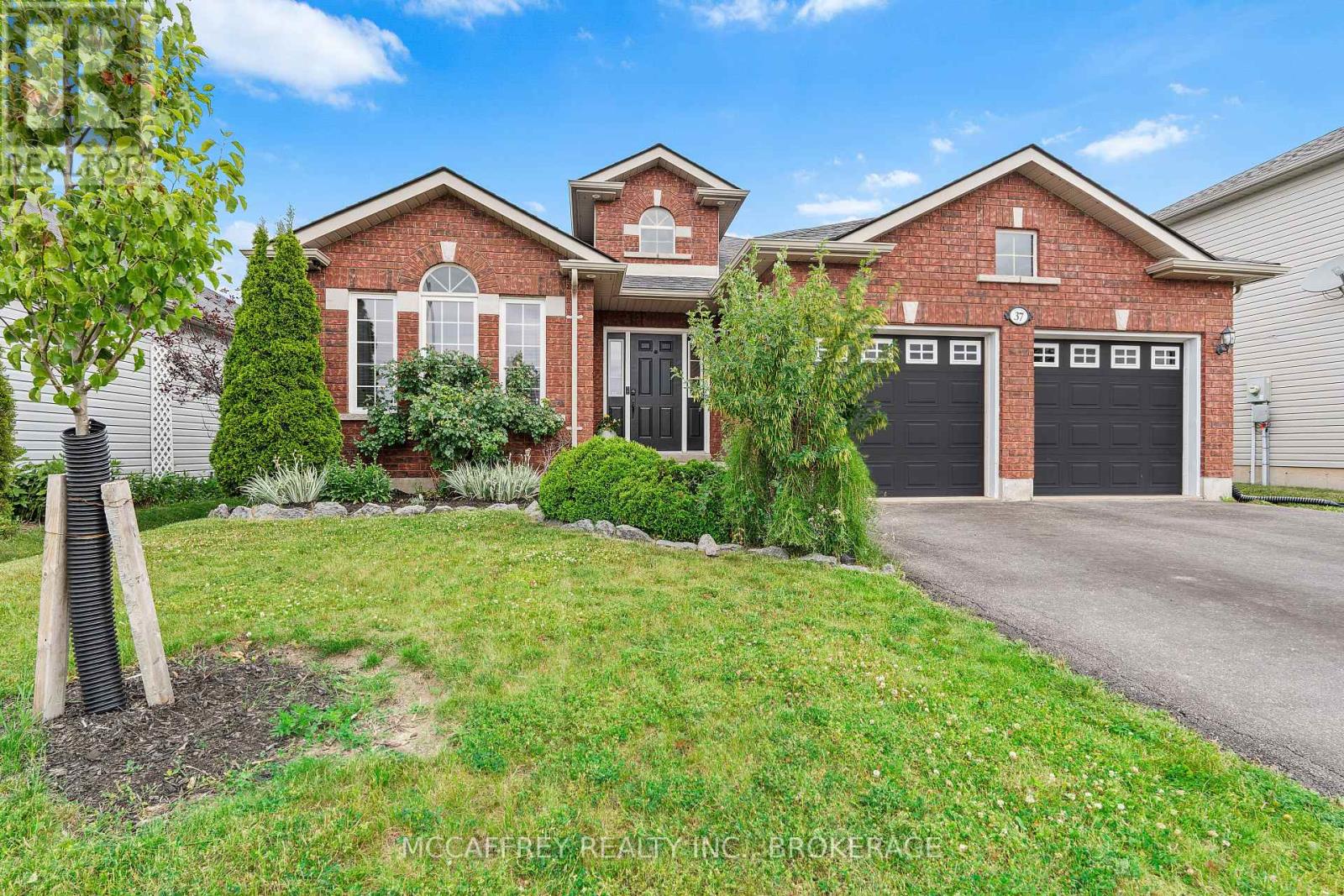 37 Kanvers Way, Greater Napanee, ON K7R 3P9