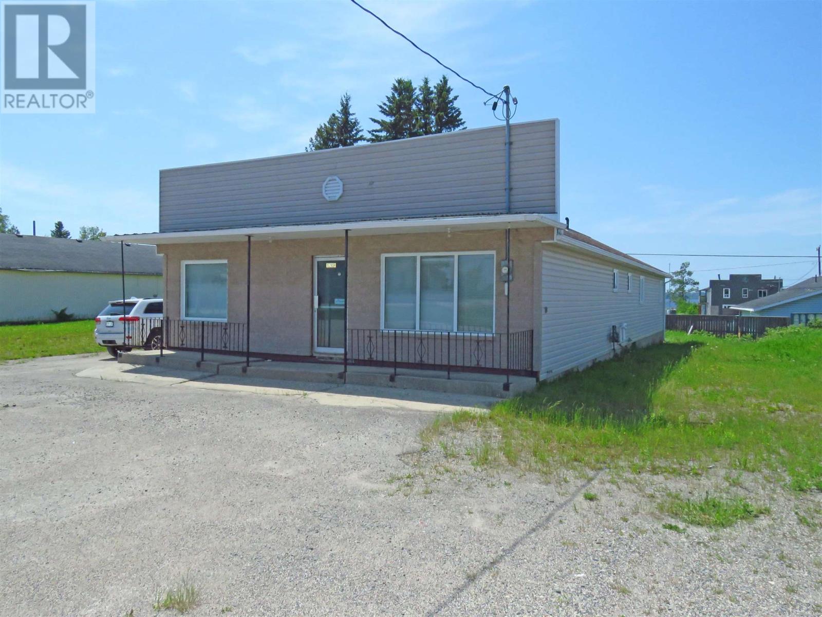 120 Dieppe Rd, Longlac, ON P0T 2A0