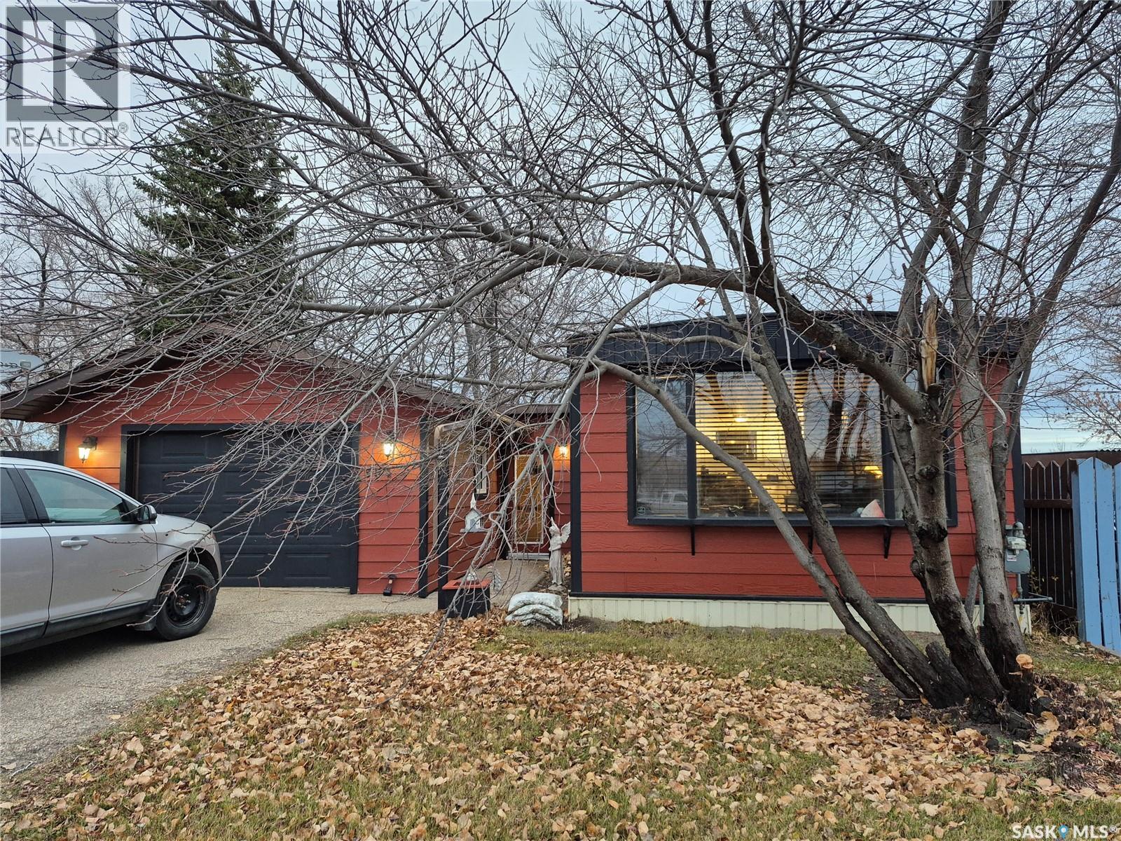 804 Railway Ave N, Strasbourg, SK S0G 4V0