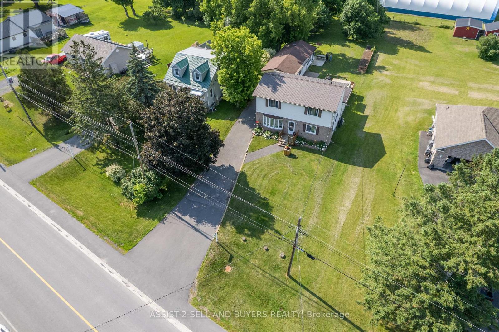 17407 County Rd 18 Rd, South Stormont, ON K0C 2A0