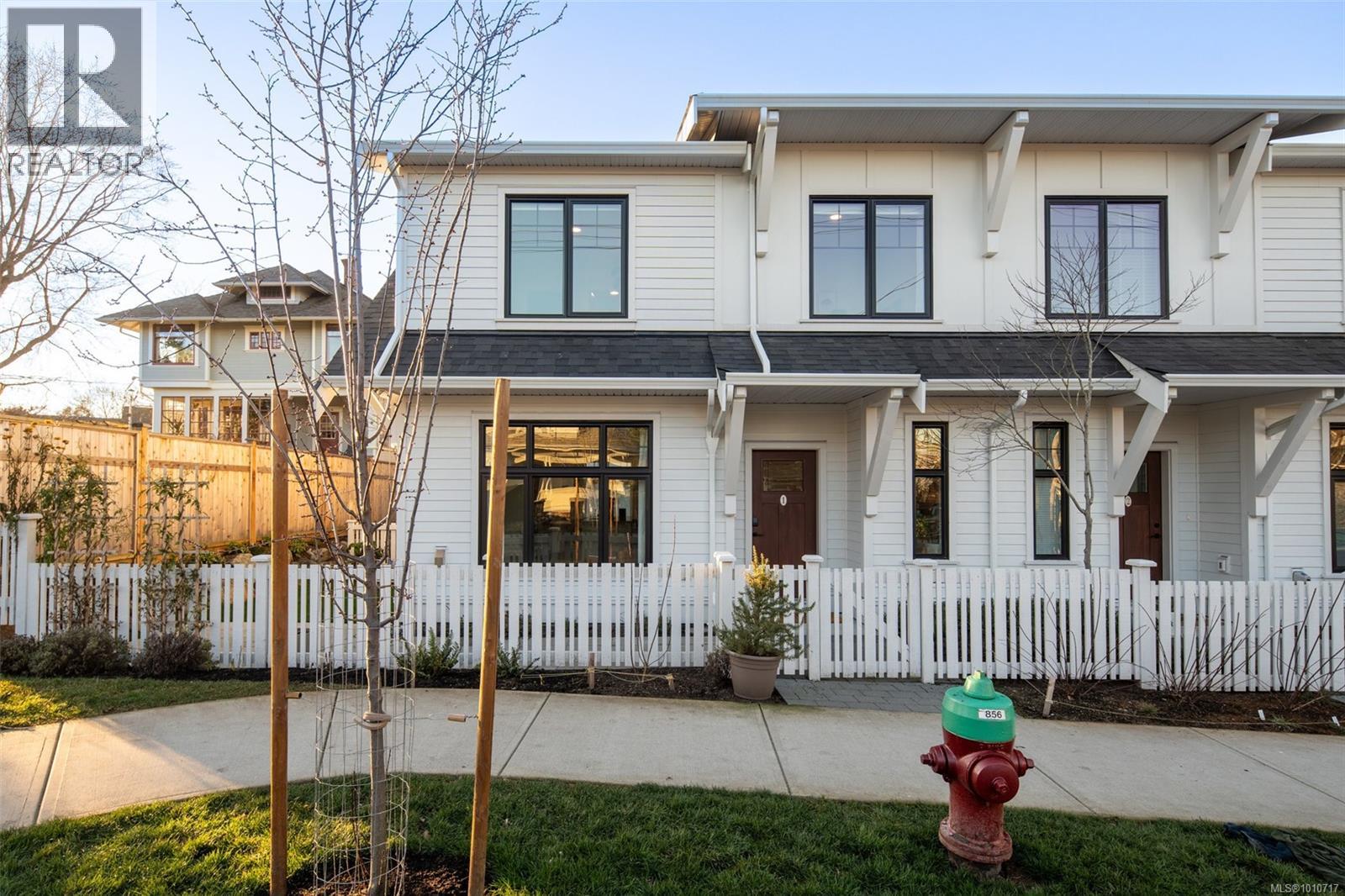 3080 Washington Ave Unit 1 Ave, Victoria, BC V9A 1P6