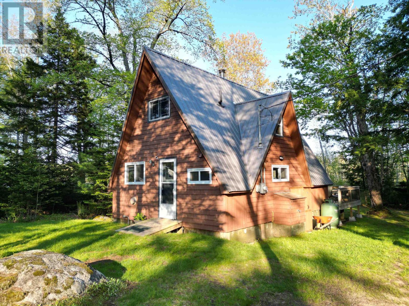 110 E Lake Rd, Middleton, NS B0S 1P0
