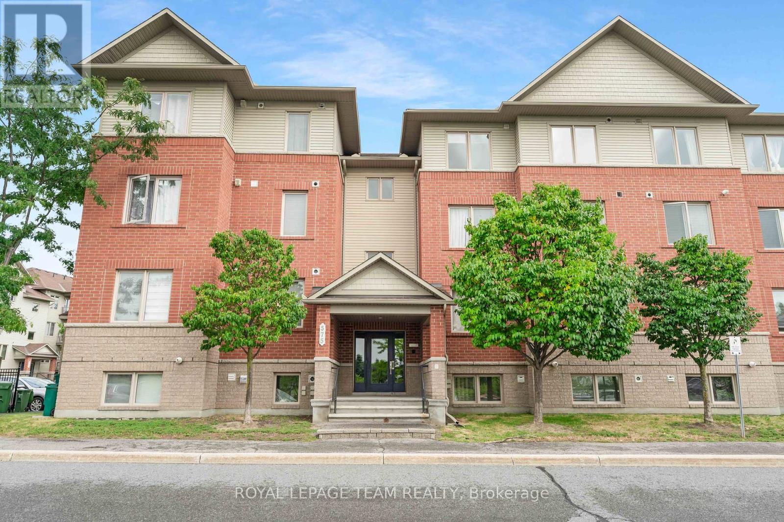 8 575 Stonefield Private, Ottawa, ON K2G 4R5