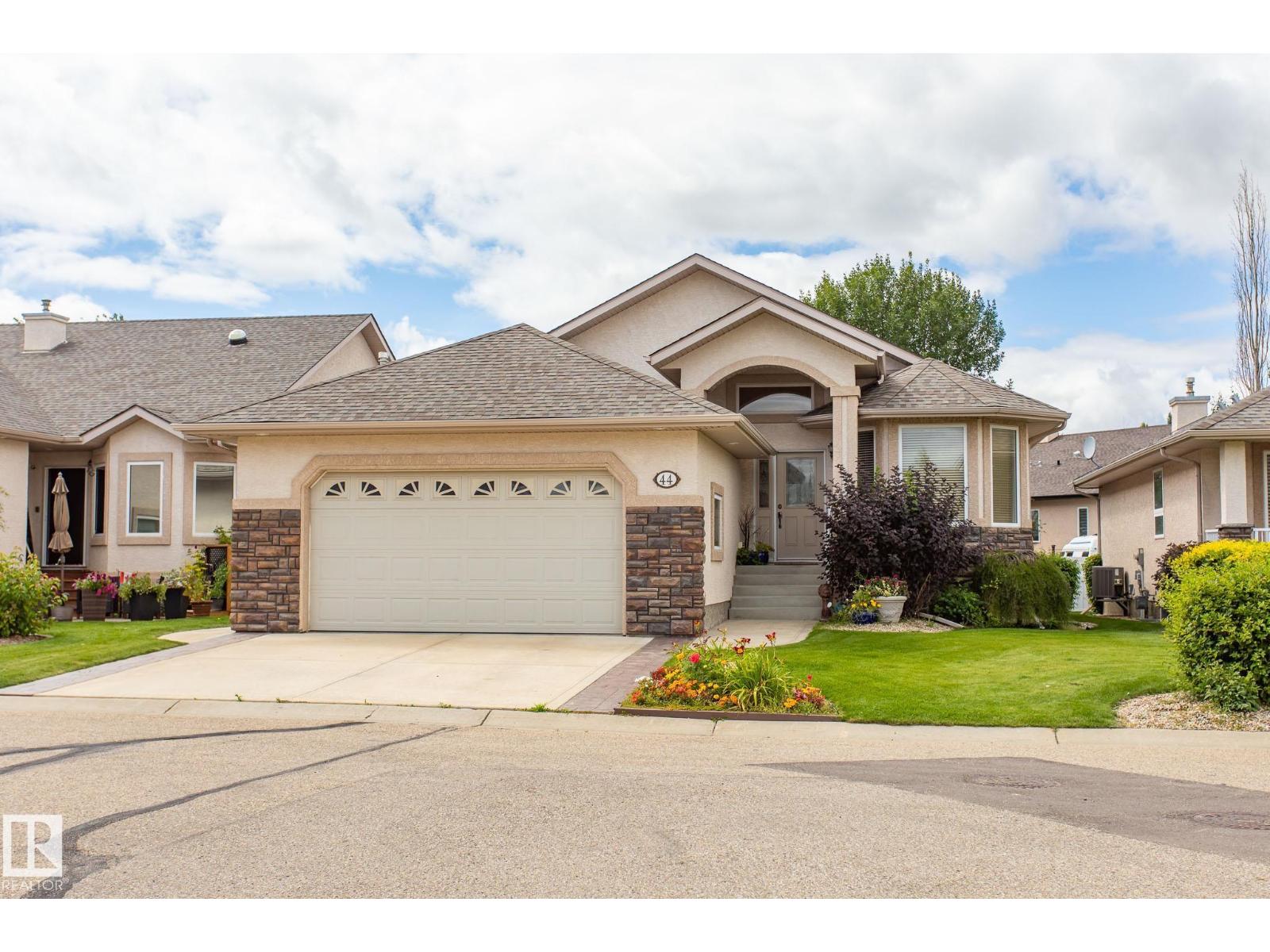 173 Austin Dr Unit 44, Red Deer, AB T4R 3J3