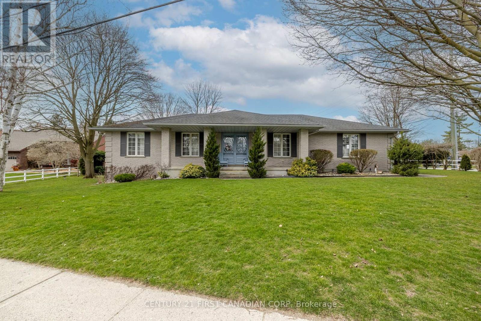 196 Hull Rd, Strathroy-caradoc Ne, ON N7G 3P2