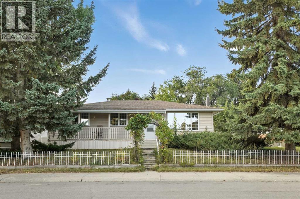 23 Mckinnon Cres, Red Deer, AB T4N 0J4