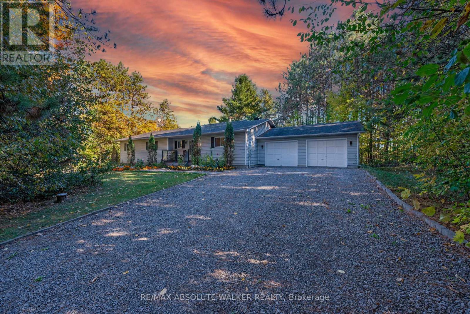 117 Plantation Dr, Ottawa, ON K0A 3M0