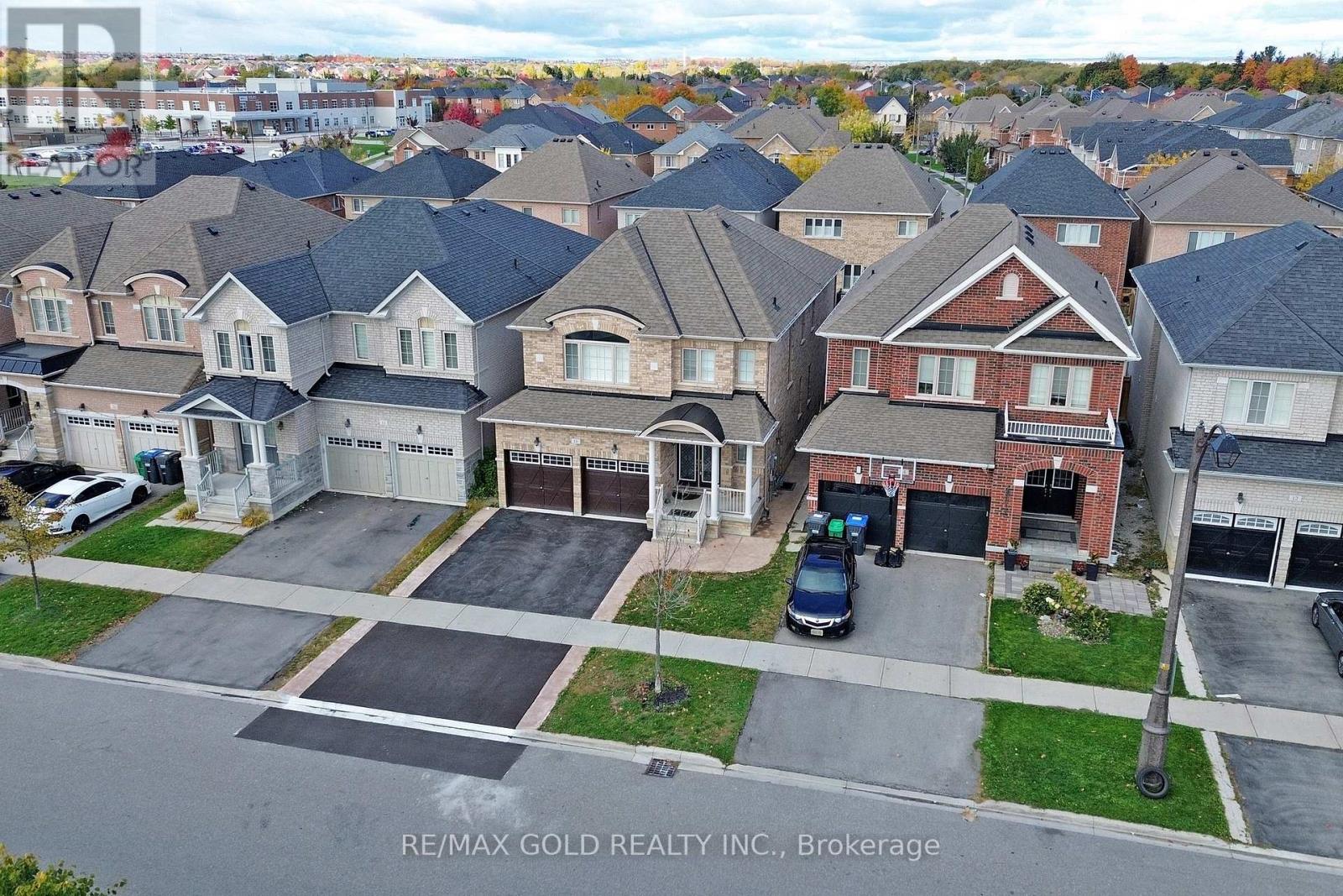 16 Ricardo Rd, Brampton, ON L6P 2X3