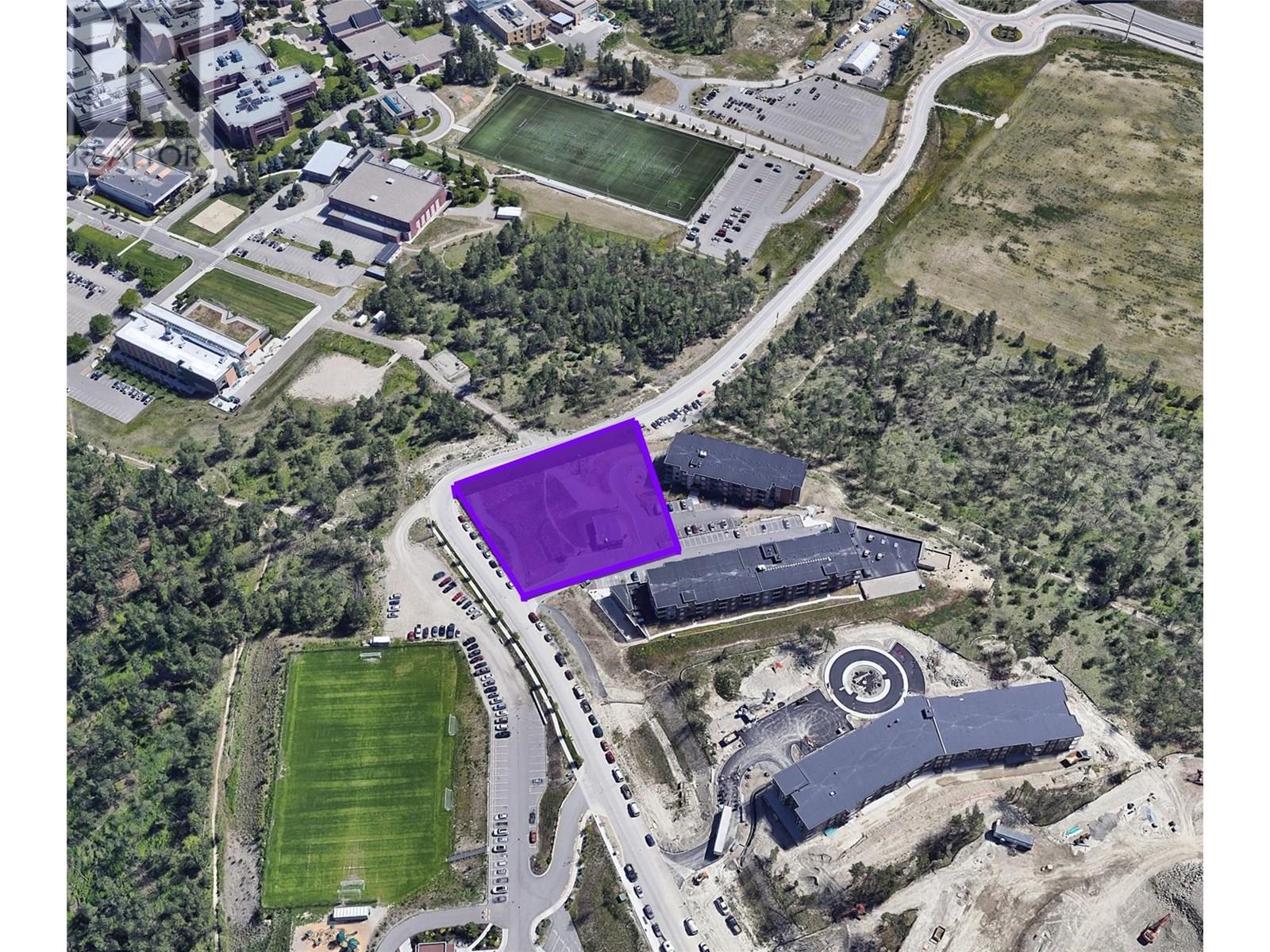 975 985 Academy Way, Kelowna, BC V1V 3C8